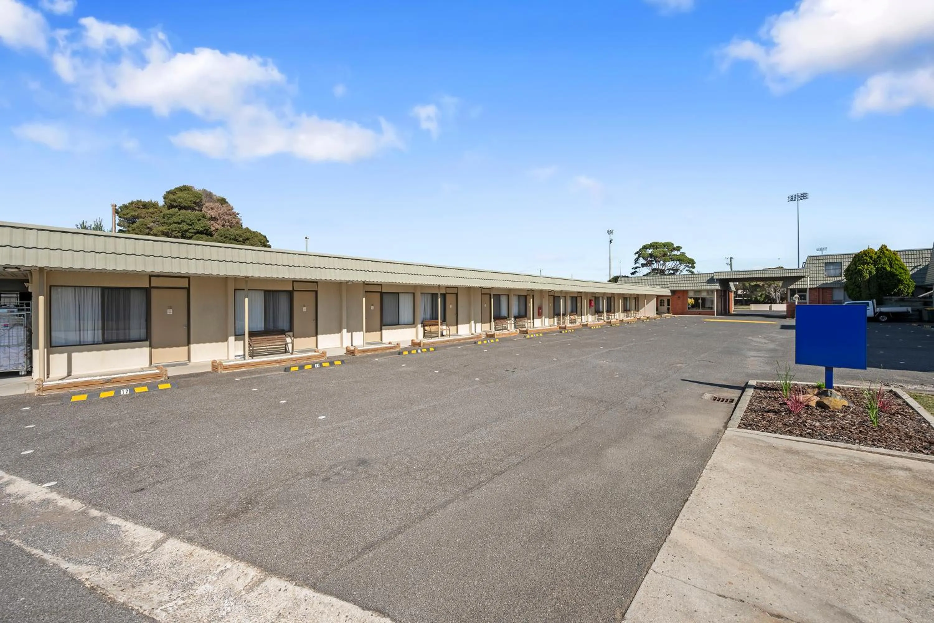 Property building in Comfort Inn Devonport