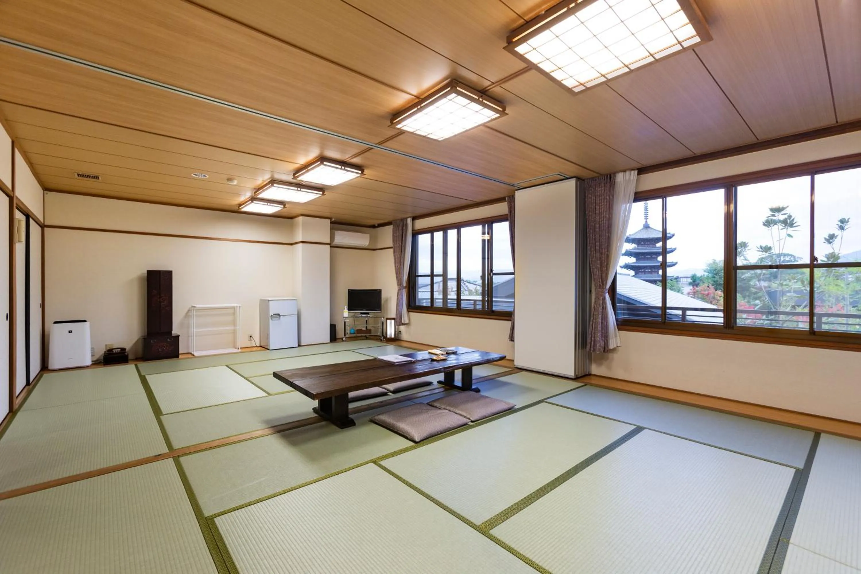 Photo of the whole room in Kyoto Higashiyamaso
