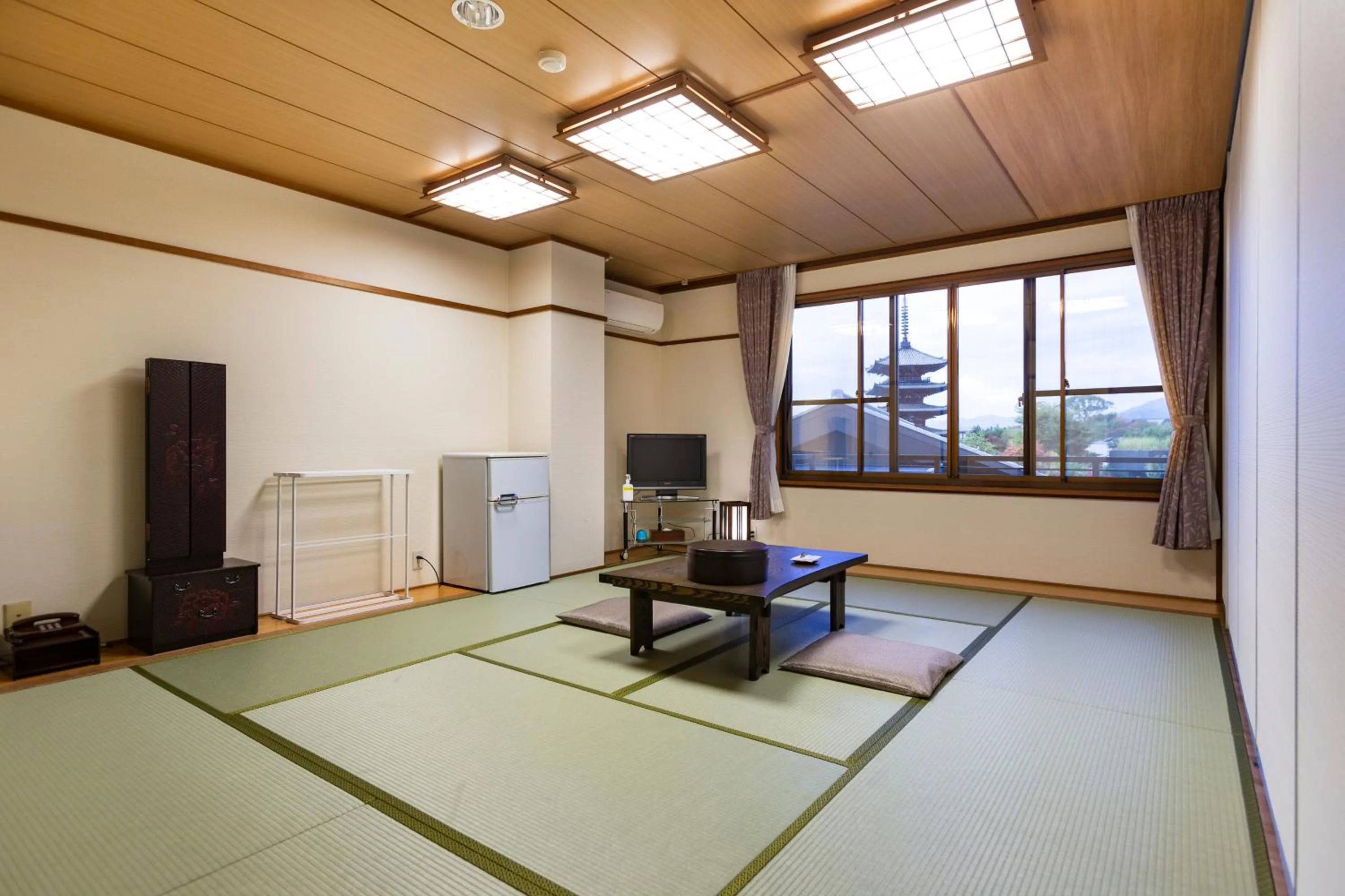Photo of the whole room in Kyoto Higashiyamaso