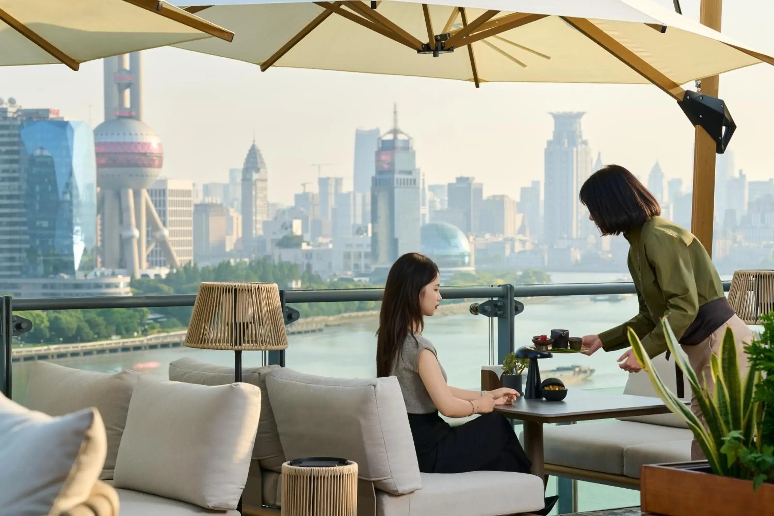 Lounge or bar in Banyantree Shanghai On the Bund - Tales rooftop bar boasts a jaw-dropping panoramic vista Lounge or bar in Banyantree Shanghai On the Bund - Tales rooftop bar boasts a jaw-dropping panoramic vista