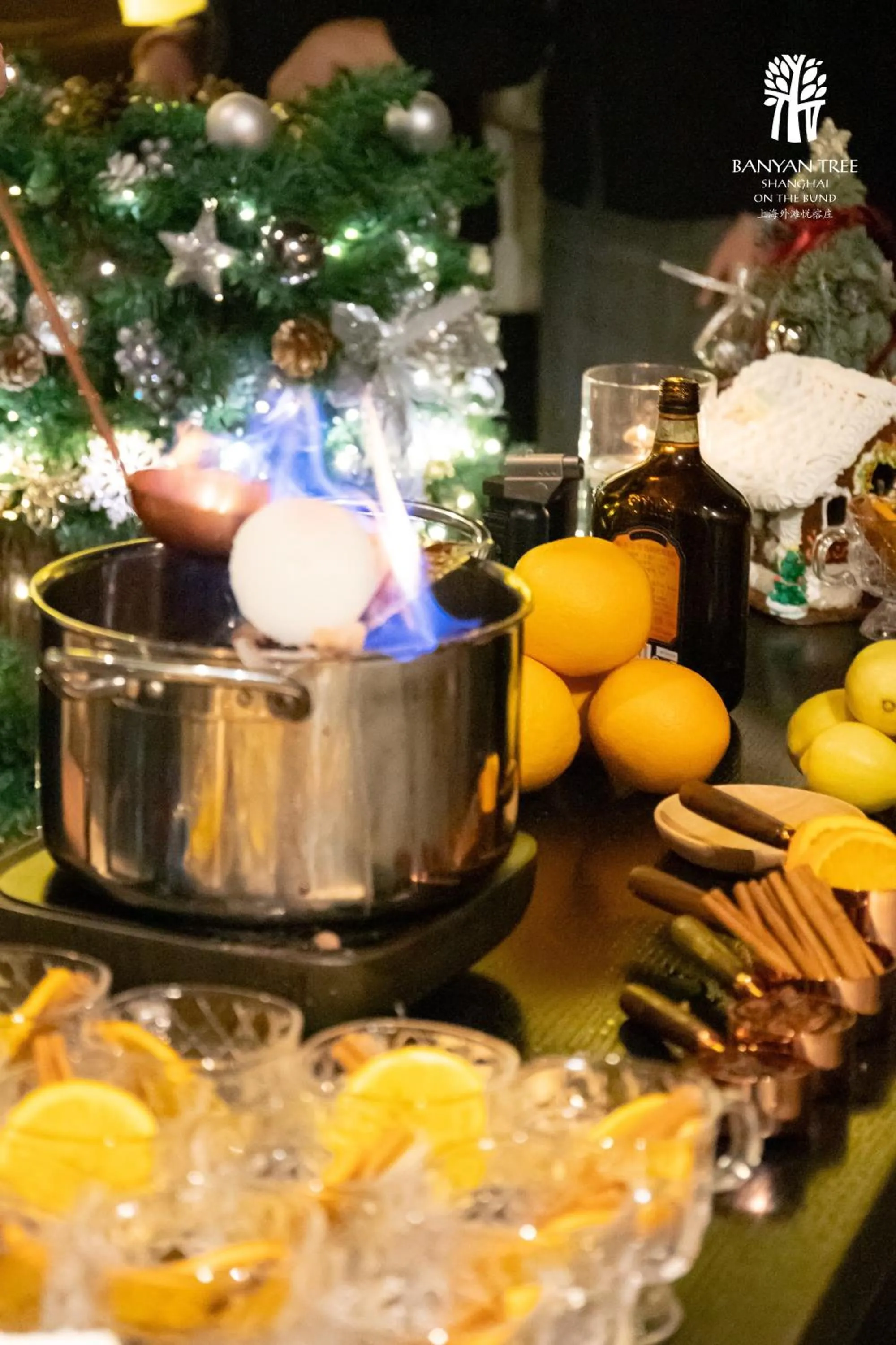 Restaurant/places to eat in Banyantree Shanghai On the Bund - Tales rooftop bar boasts a jaw-dropping panoramic vista