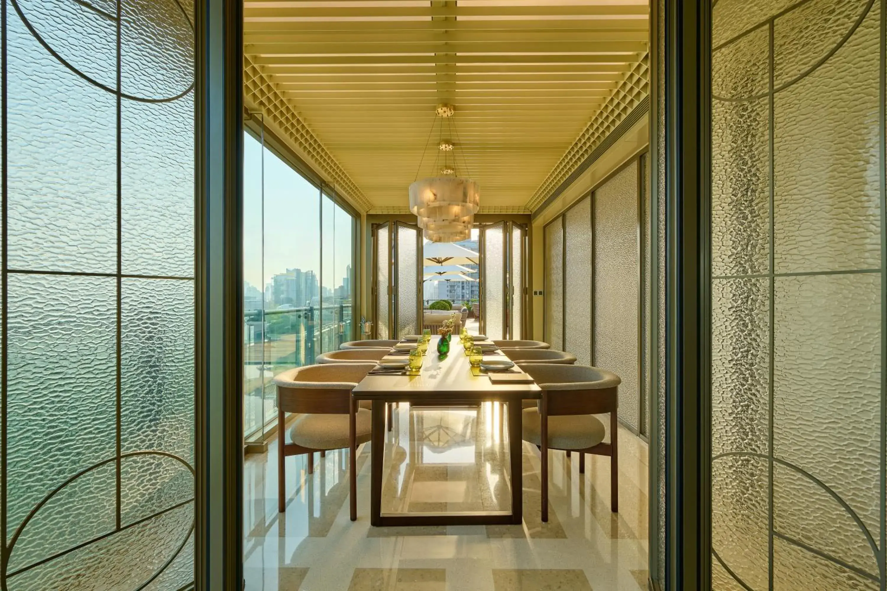 Restaurant/places to eat in Banyantree Shanghai On the Bund - Tales rooftop bar boasts a jaw-dropping panoramic vista Restaurant/places to eat in Banyantree Shanghai On the Bund - Tales rooftop bar boasts a jaw-dropping panoramic vista