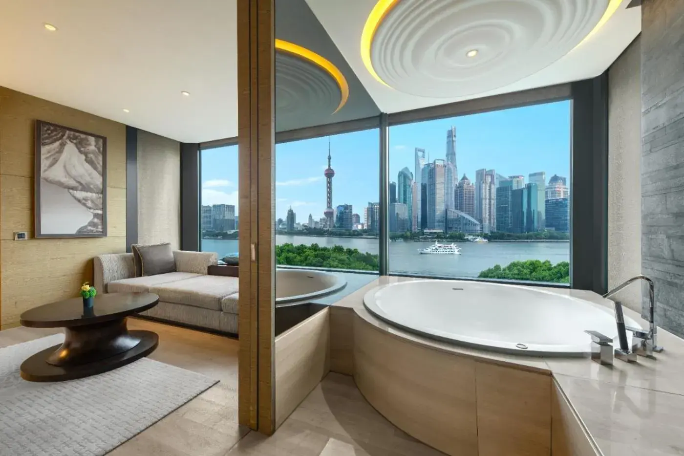 City view in Banyantree Shanghai On the Bund - Tales rooftop bar boasts a jaw-dropping panoramic vista City view in Banyantree Shanghai On the Bund - Tales rooftop bar boasts a jaw-dropping panoramic vista