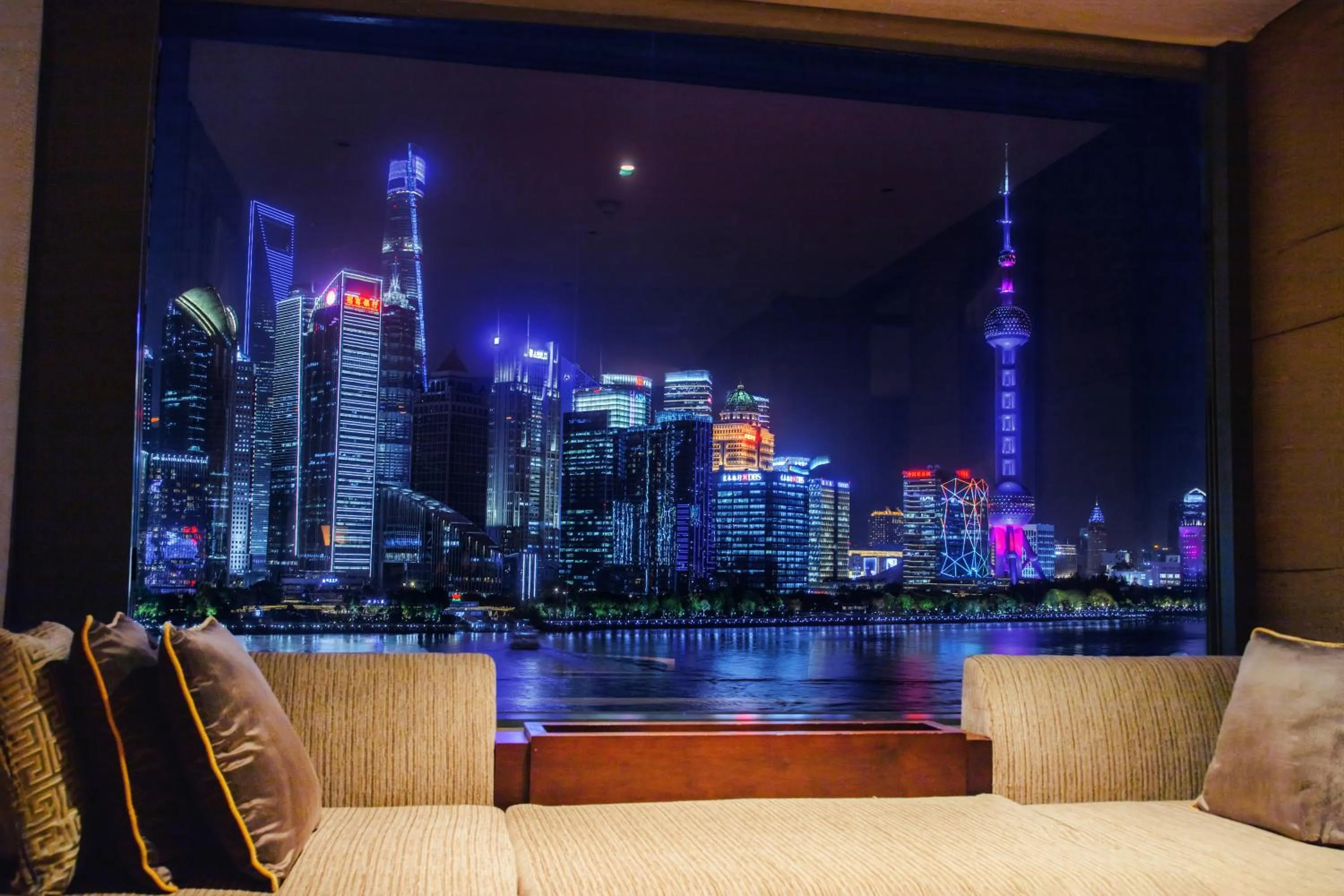 River view in Banyantree Shanghai On the Bund - Tales rooftop bar boasts a jaw-dropping panoramic vista