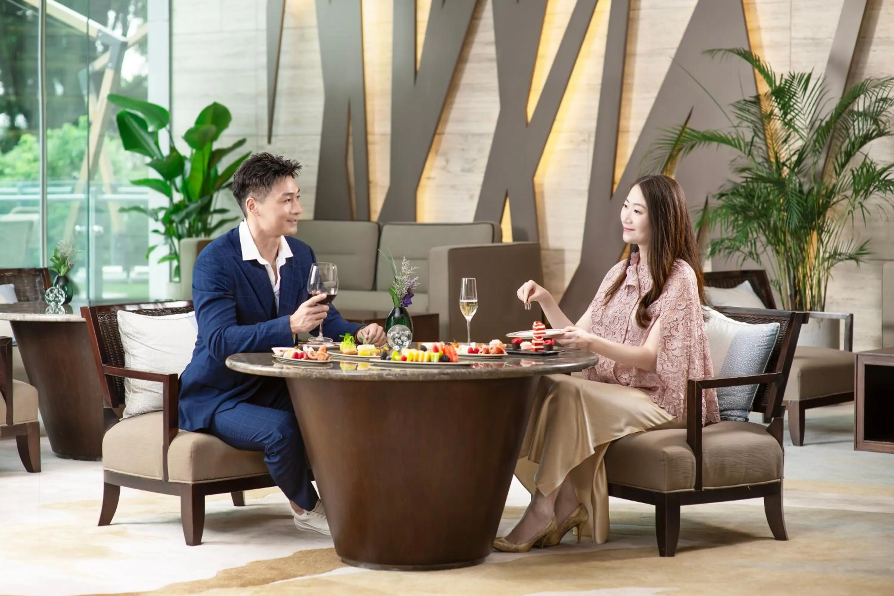 Restaurant/places to eat in Banyantree Shanghai On the Bund - Tales rooftop bar boasts a jaw-dropping panoramic vista