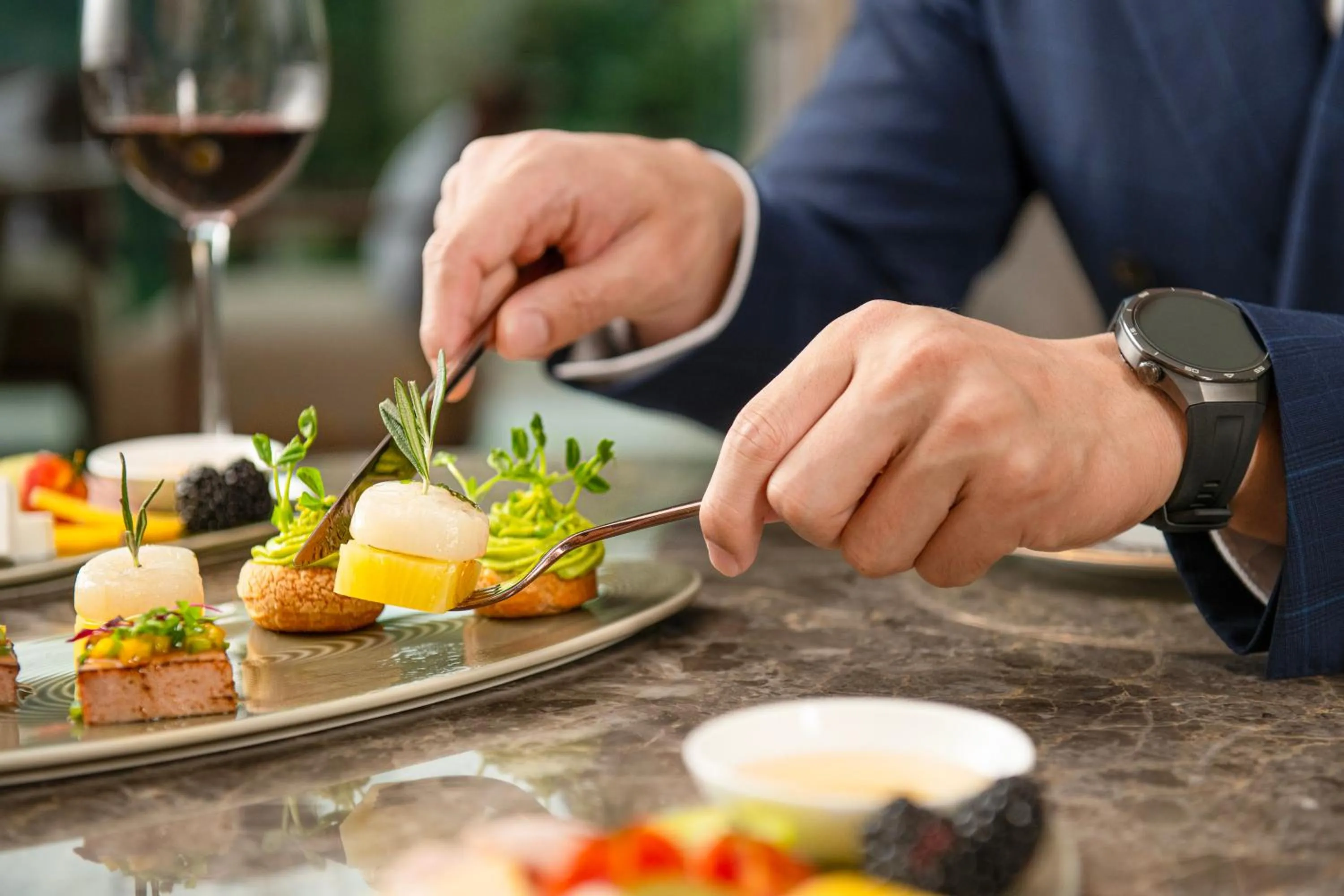 Food and drinks in Banyantree Shanghai On the Bund - Tales rooftop bar boasts a jaw-dropping panoramic vista