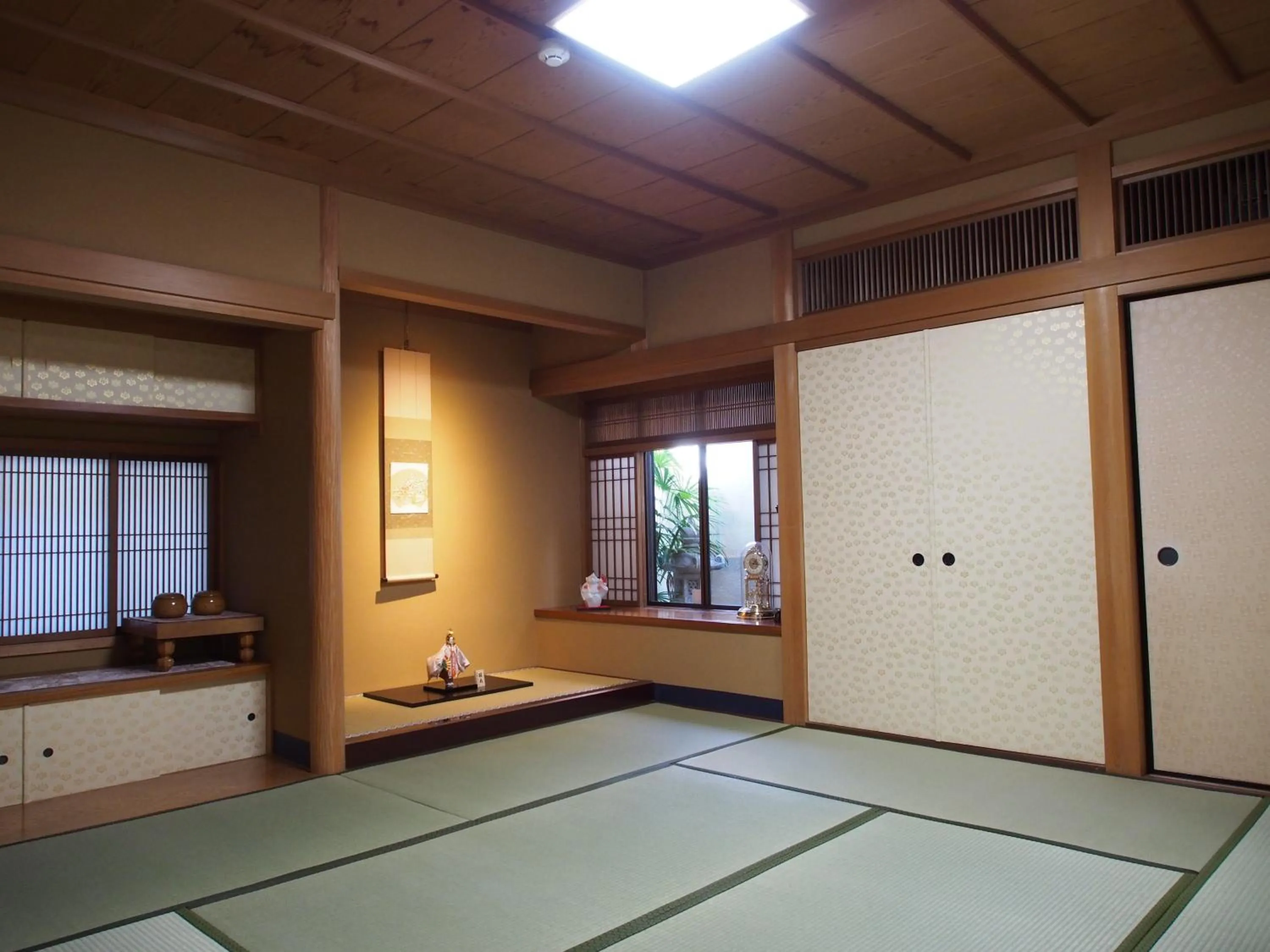Photo of the whole room in Kamuroan