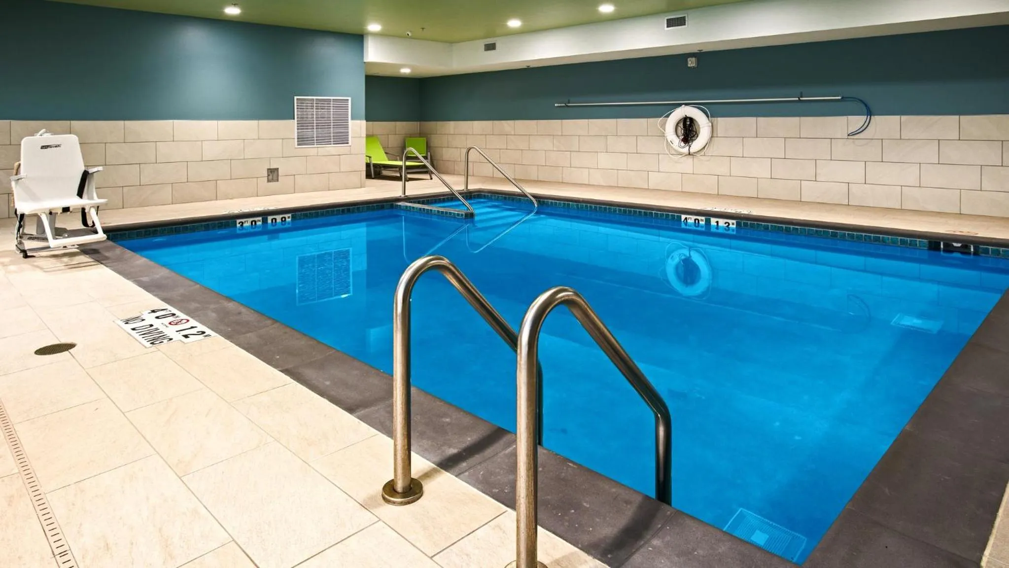 Swimming pool in Holiday Inn Express & Suites Racine by IHG