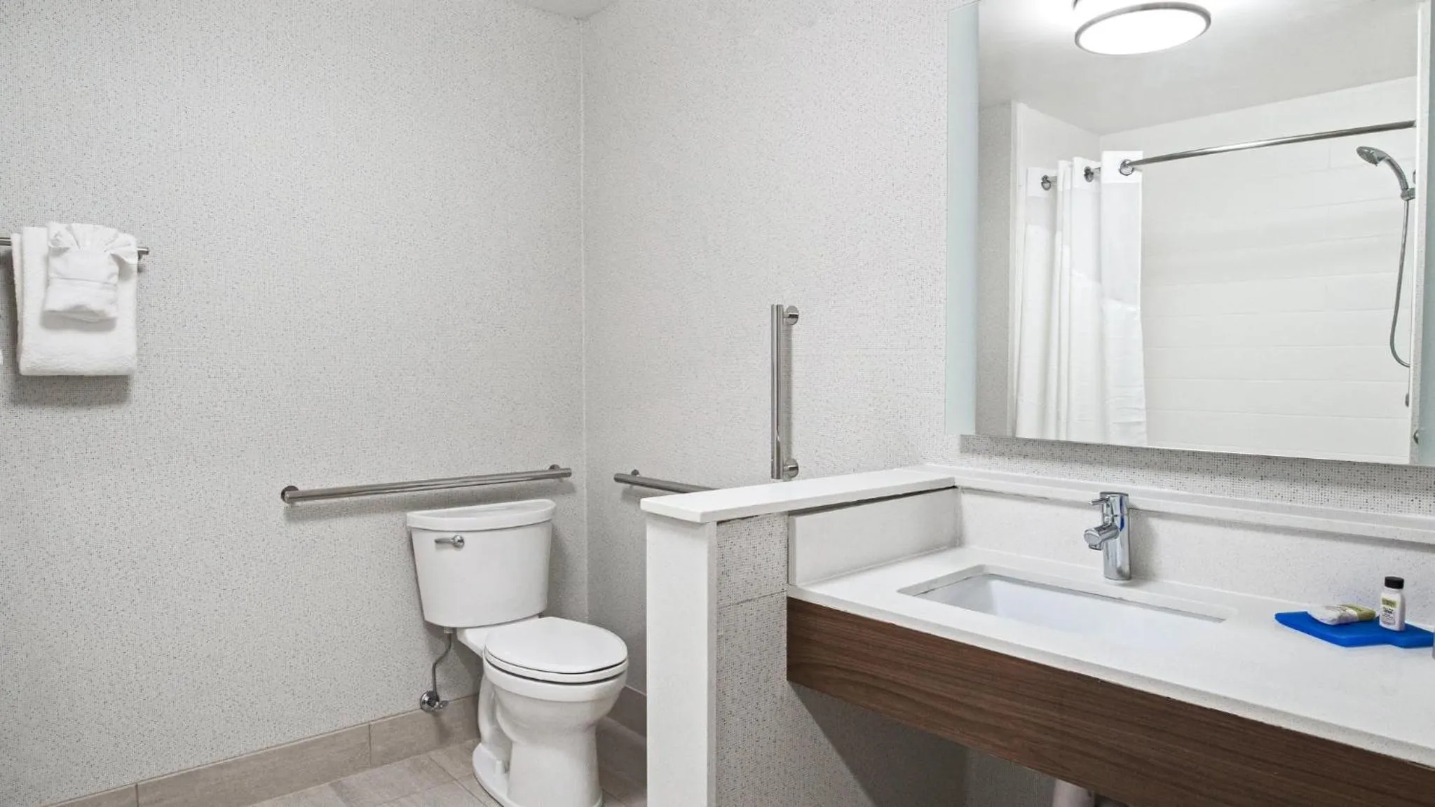 Bathroom in Holiday Inn Express & Suites Racine by IHG