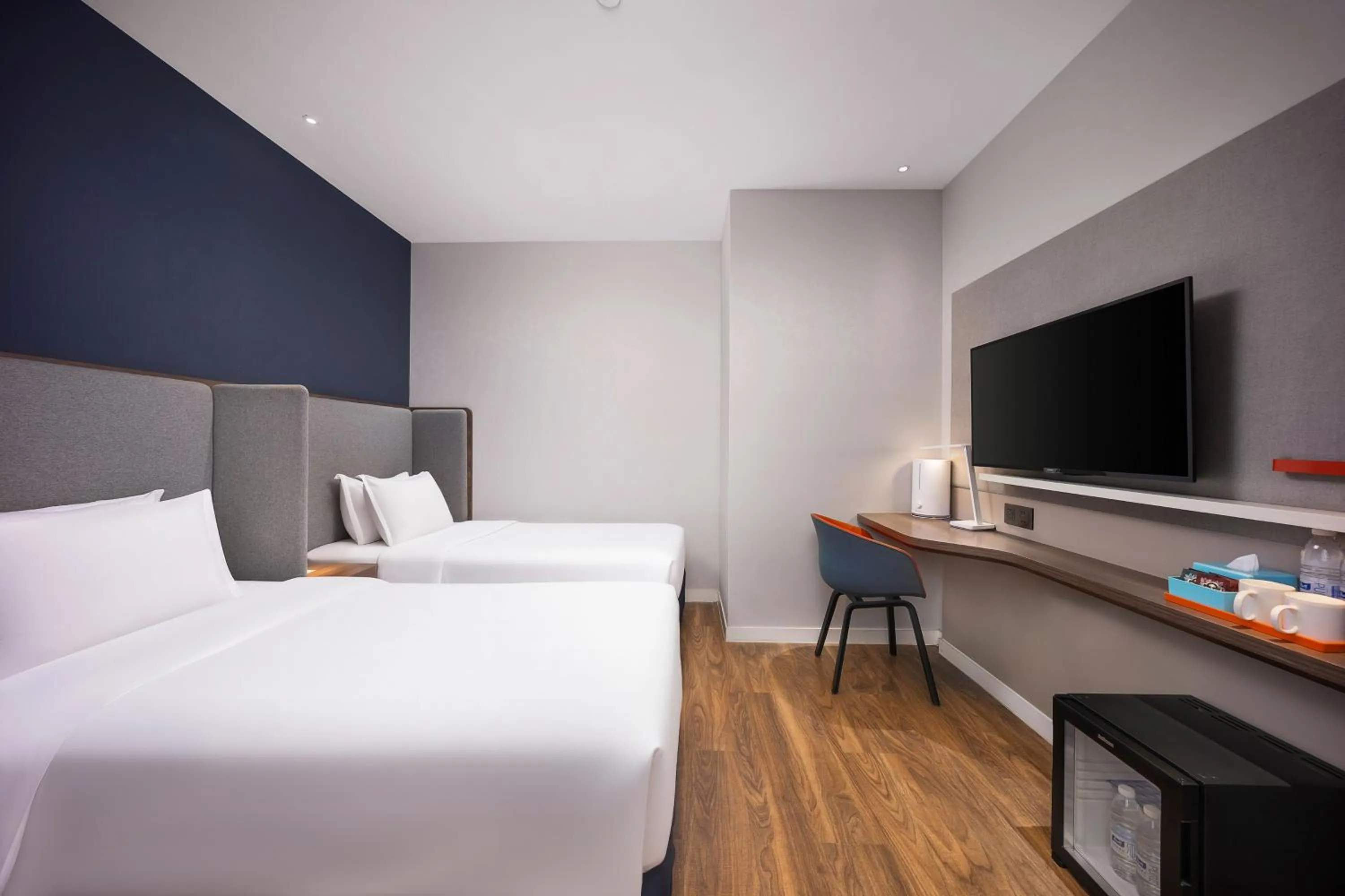 Bed in Holiday Inn Express Xi'an Bell Tower by IHG