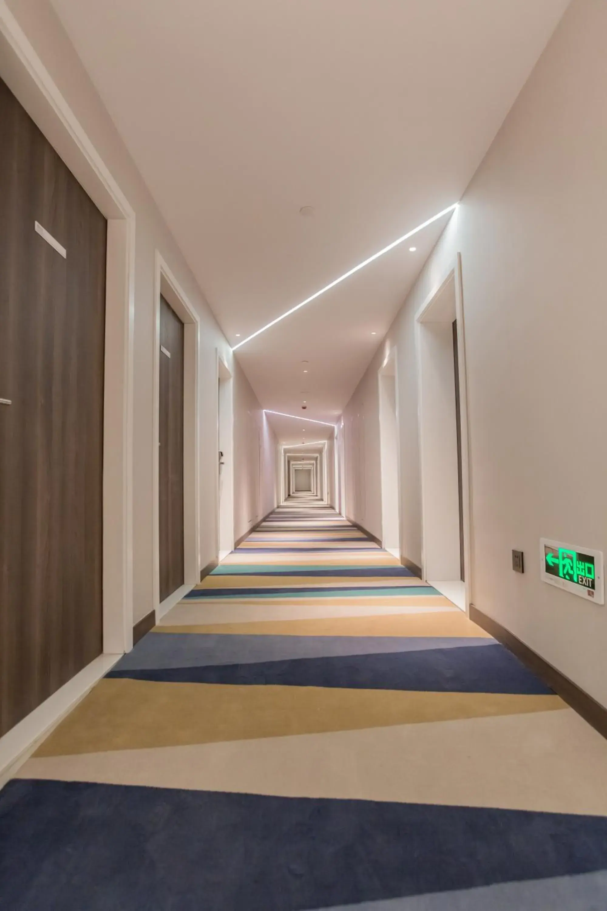 Property building in Holiday Inn Express Xi'an Bell Tower by IHG Property building in Holiday Inn Express Xi'an Bell Tower by IHG