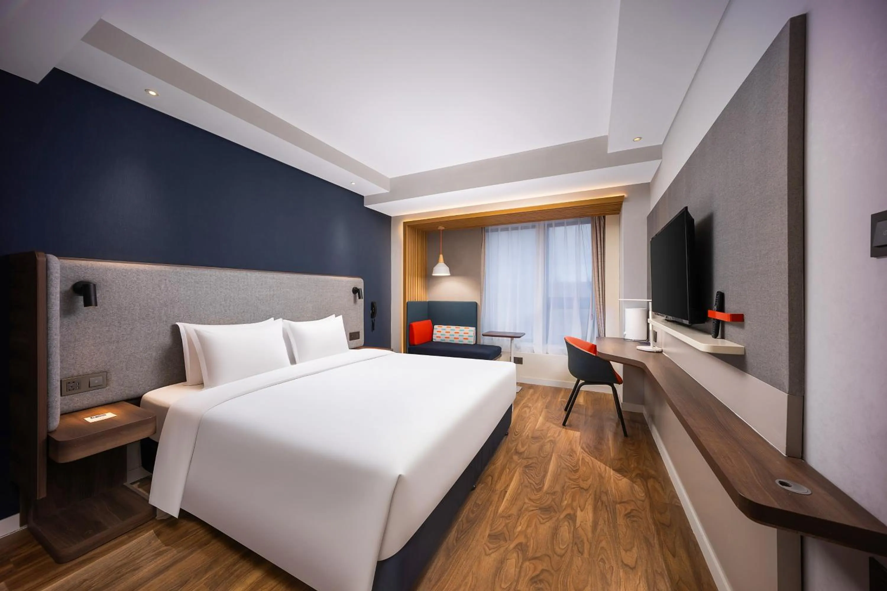 Bed in Holiday Inn Express Xi'an Bell Tower by IHG