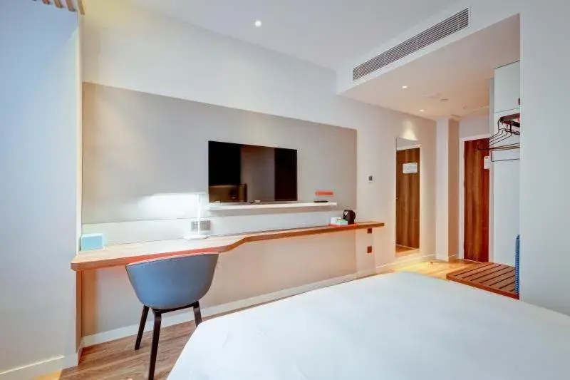 Bed in Holiday Inn Express Xi'an Bell Tower by IHG Bed in Holiday Inn Express Xi'an Bell Tower by IHG