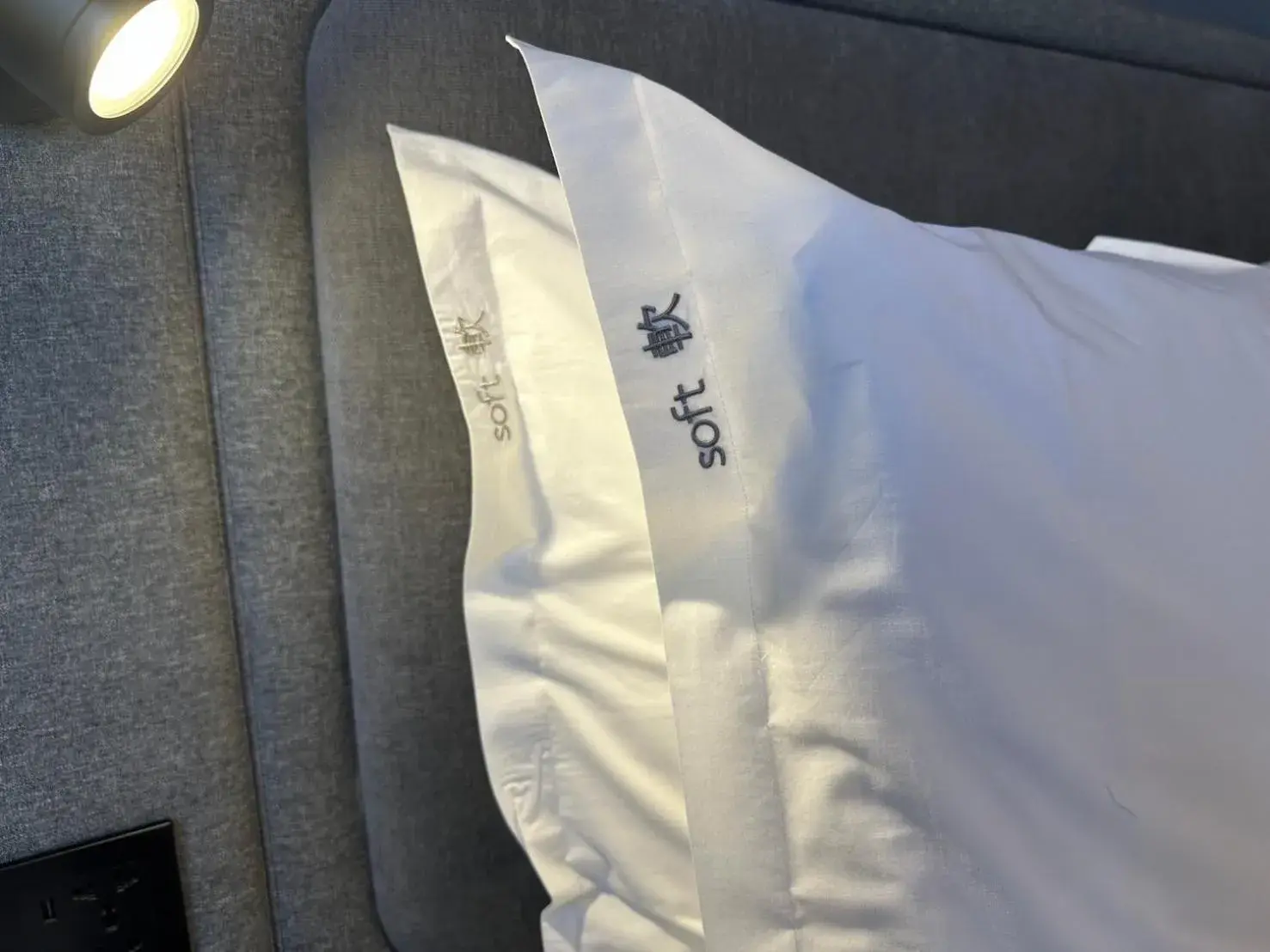 Bed in Holiday Inn Express Taichung Park by IHG Bed in Holiday Inn Express Taichung Park by IHG