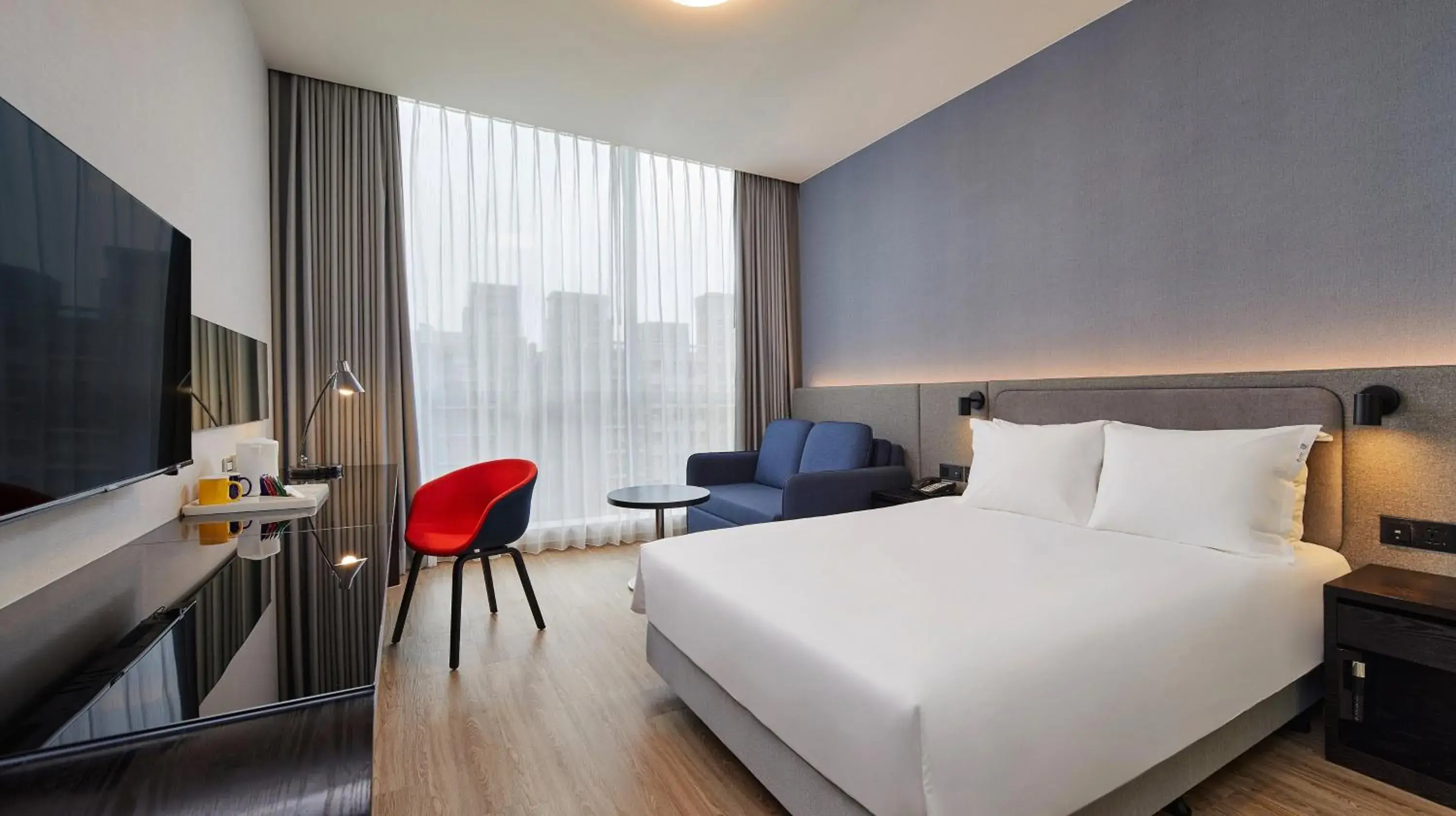 Photo of the whole room, Bed in Holiday Inn Express Taichung Park by IHG Photo of the whole room, Bed in Holiday Inn Express Taichung Park by IHG