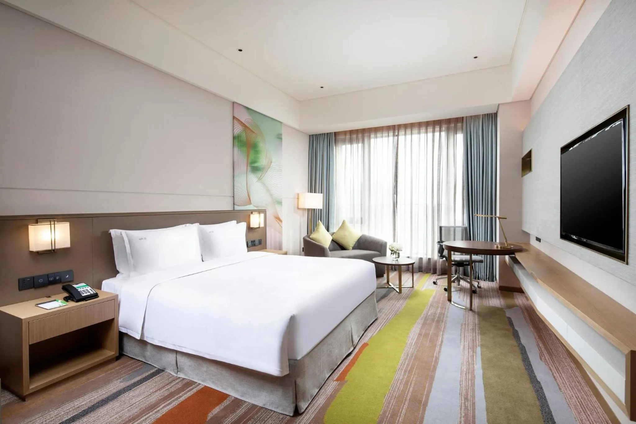 Photo of the whole room, Bed in Holiday Inn Shunde by IHG
