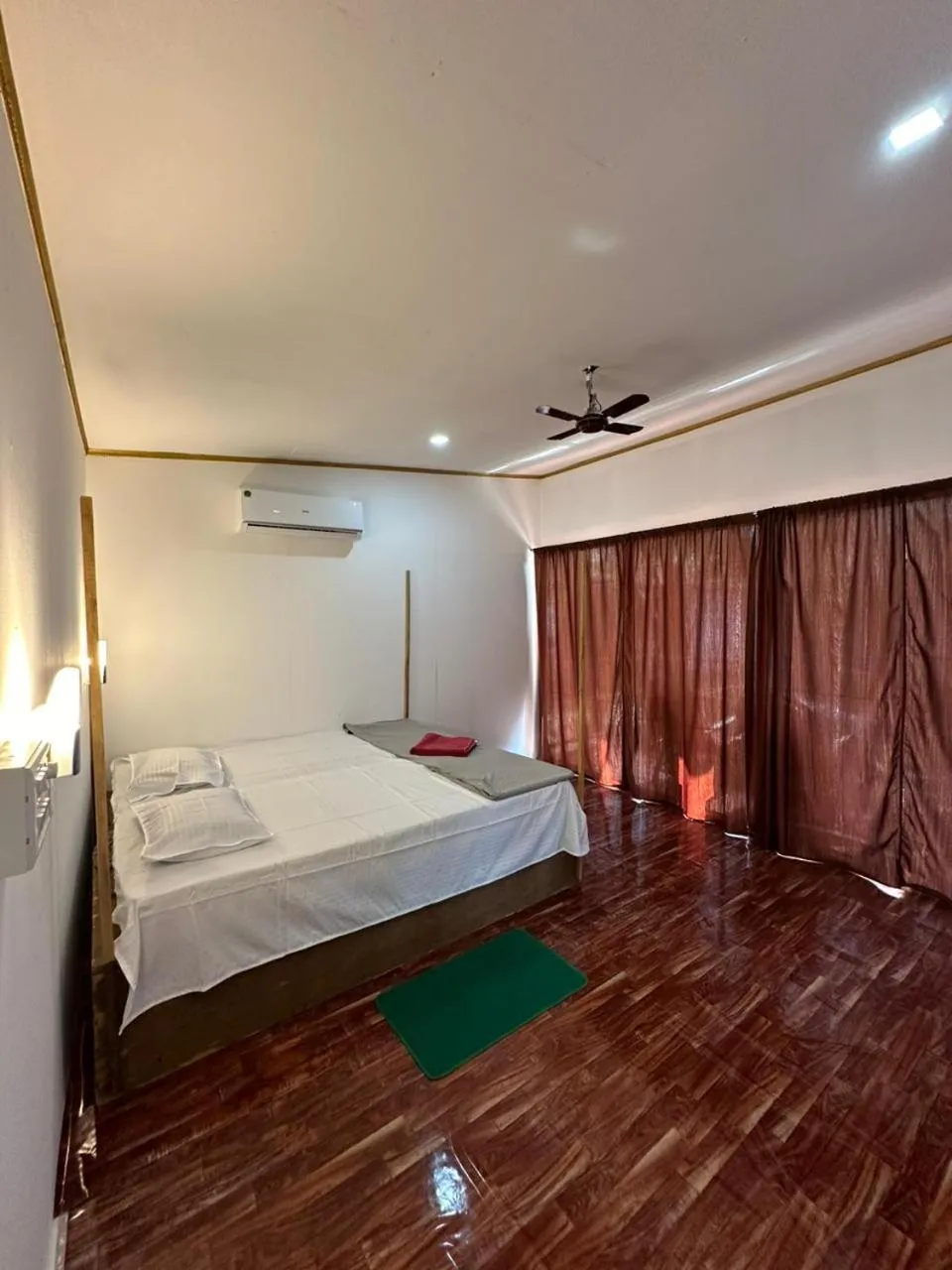 Bed in Mountain Palm patnem beach