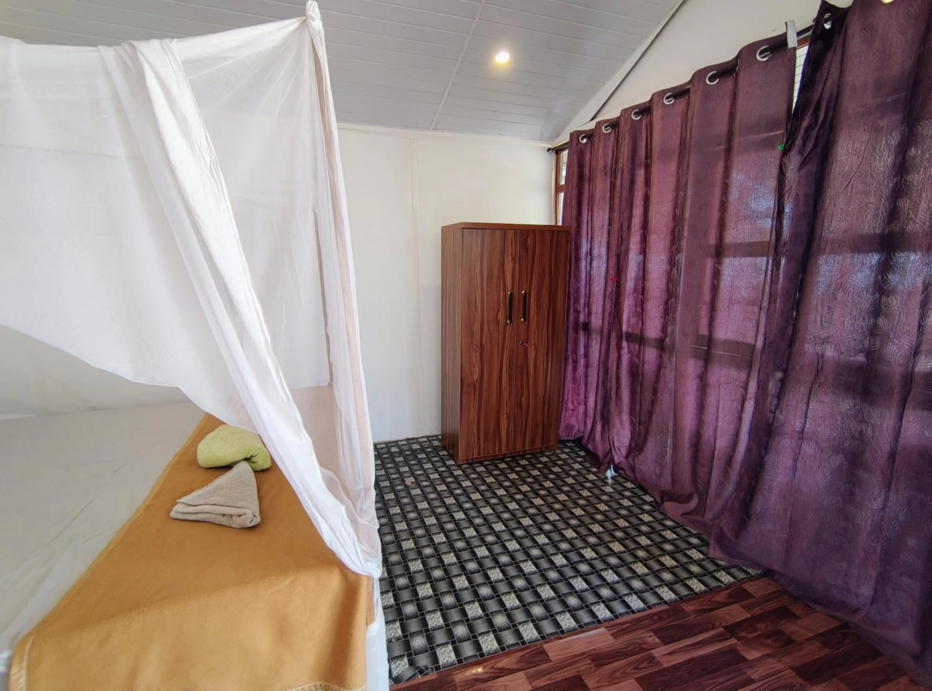 Bed in Mountain Palm patnem beach