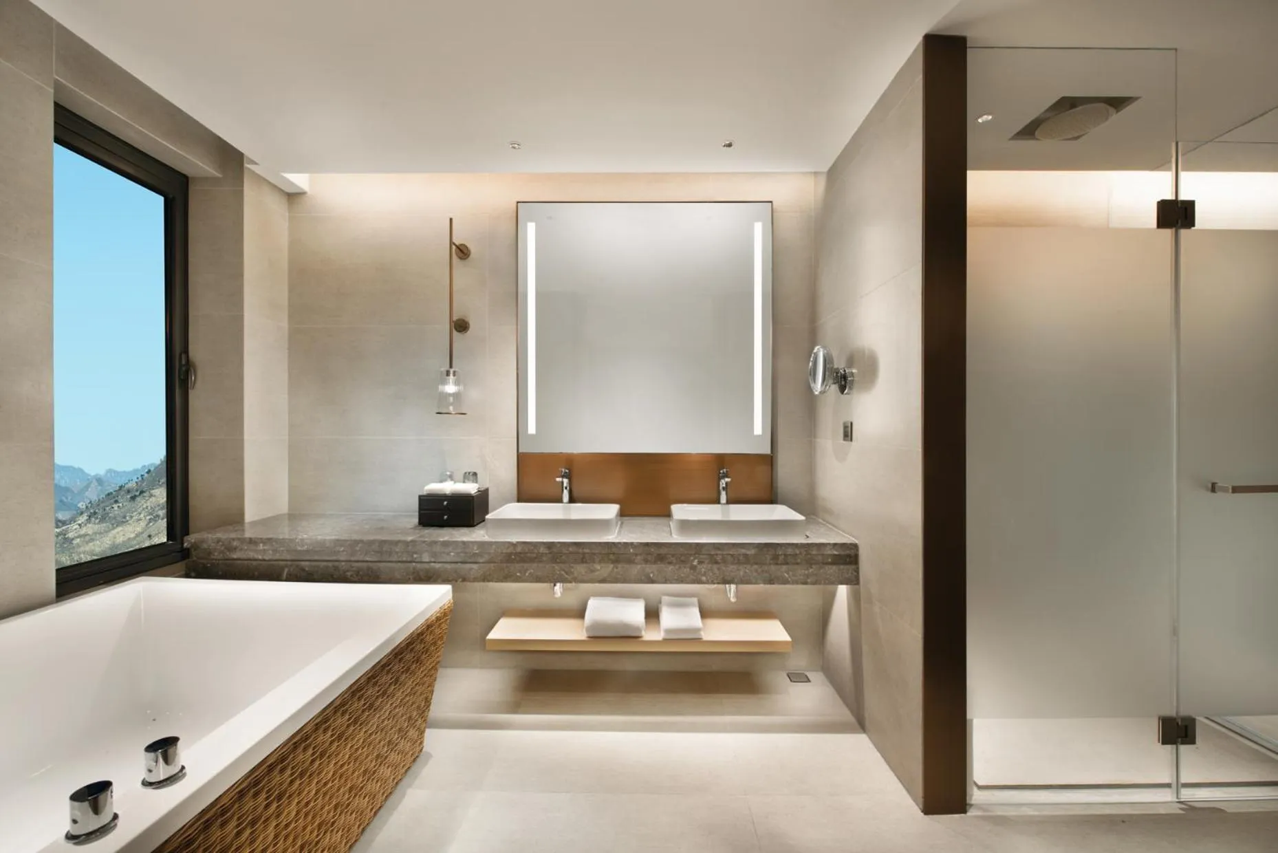 Toilet in Crowne Plaza Zunhua Hot Spring Town by IHG