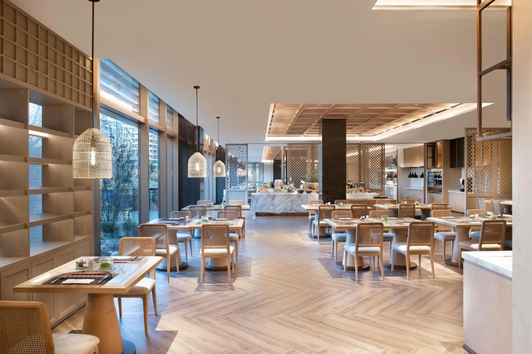 Restaurant/places to eat in Crowne Plaza Zunhua Hot Spring Town by IHG