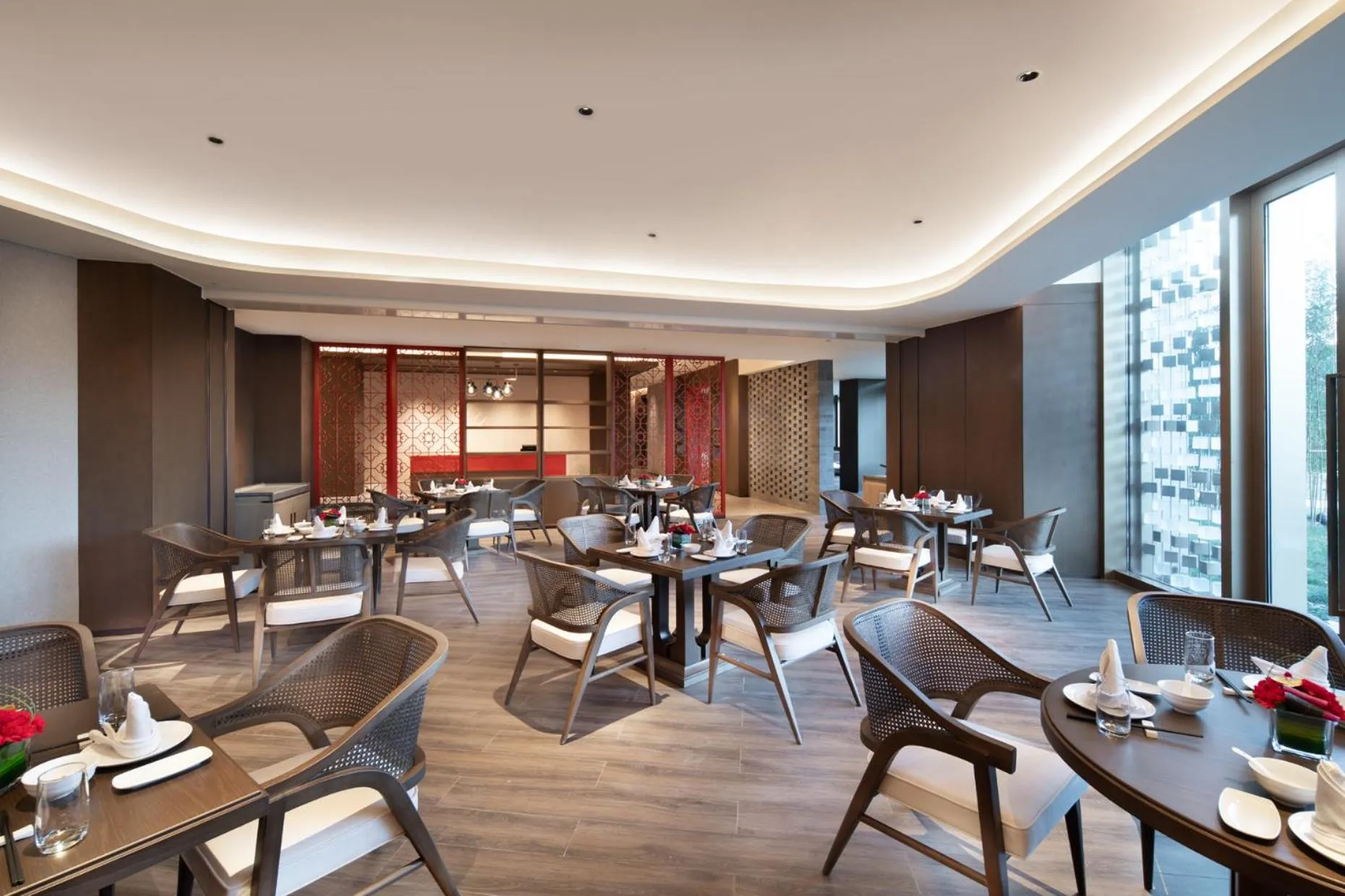 Restaurant/places to eat in Crowne Plaza Zunhua Hot Spring Town by IHG