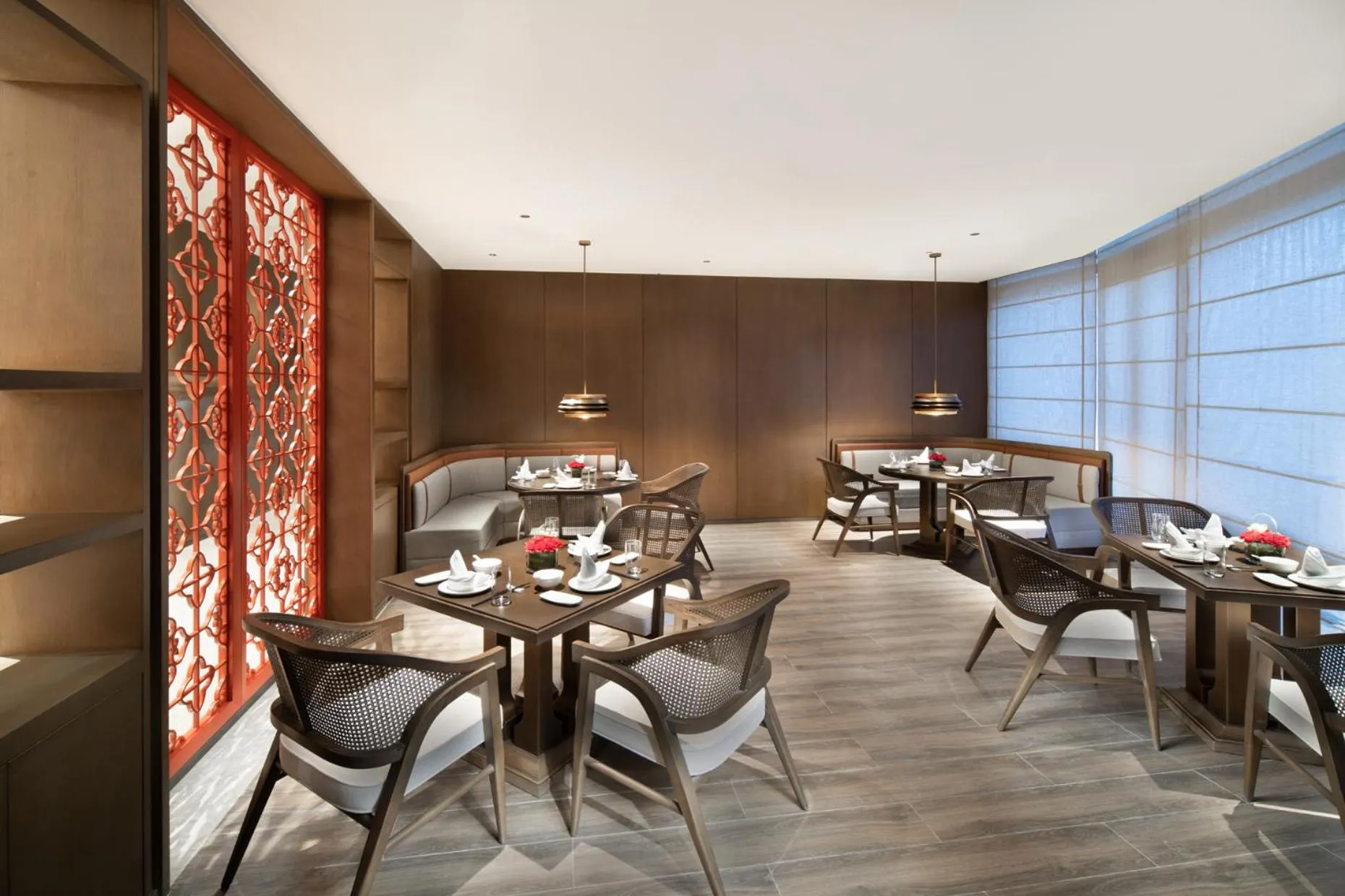 Restaurant/places to eat in Crowne Plaza Zunhua Hot Spring Town by IHG