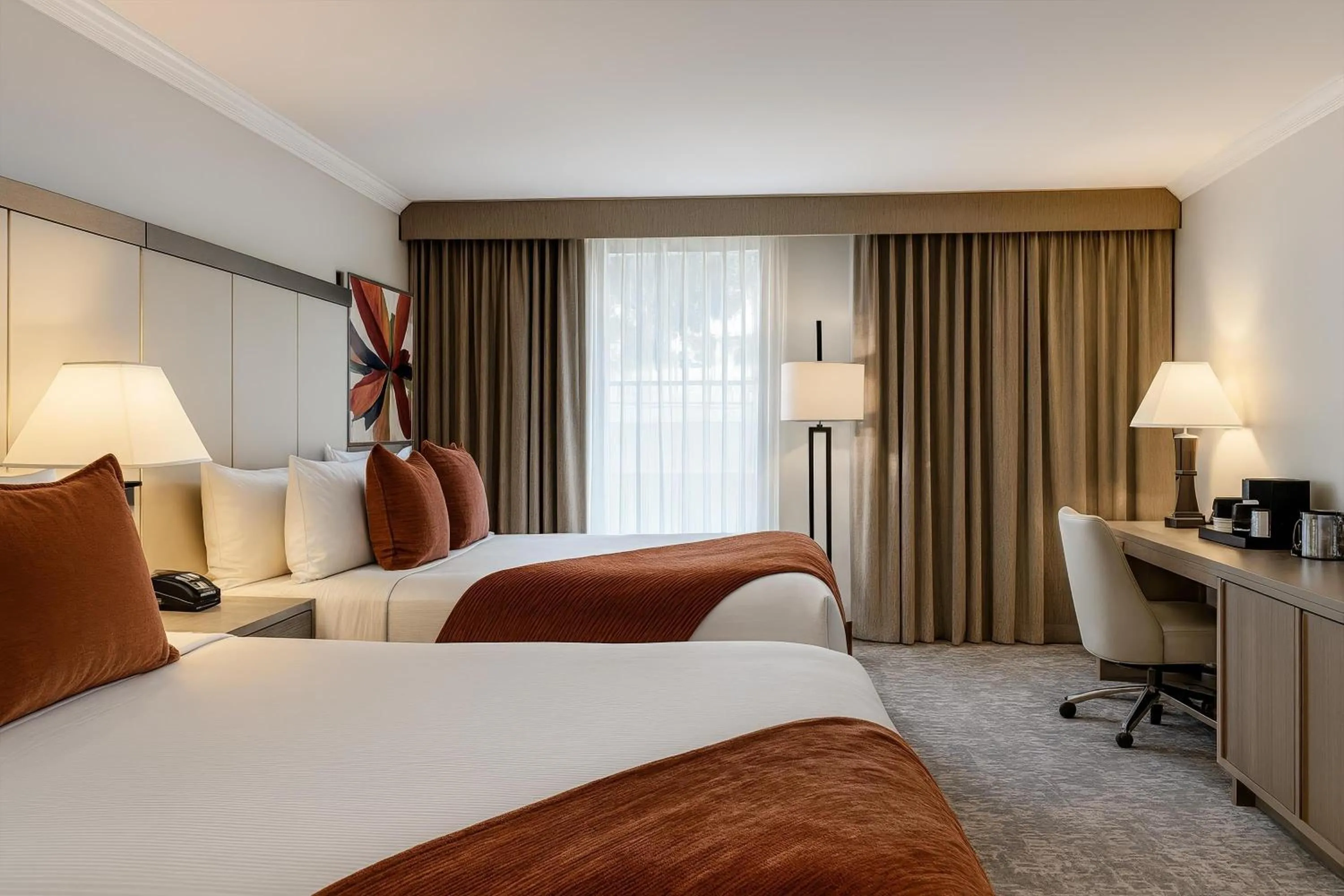 Bedroom, Bed in Ontario Airport Hotel & Conference Center