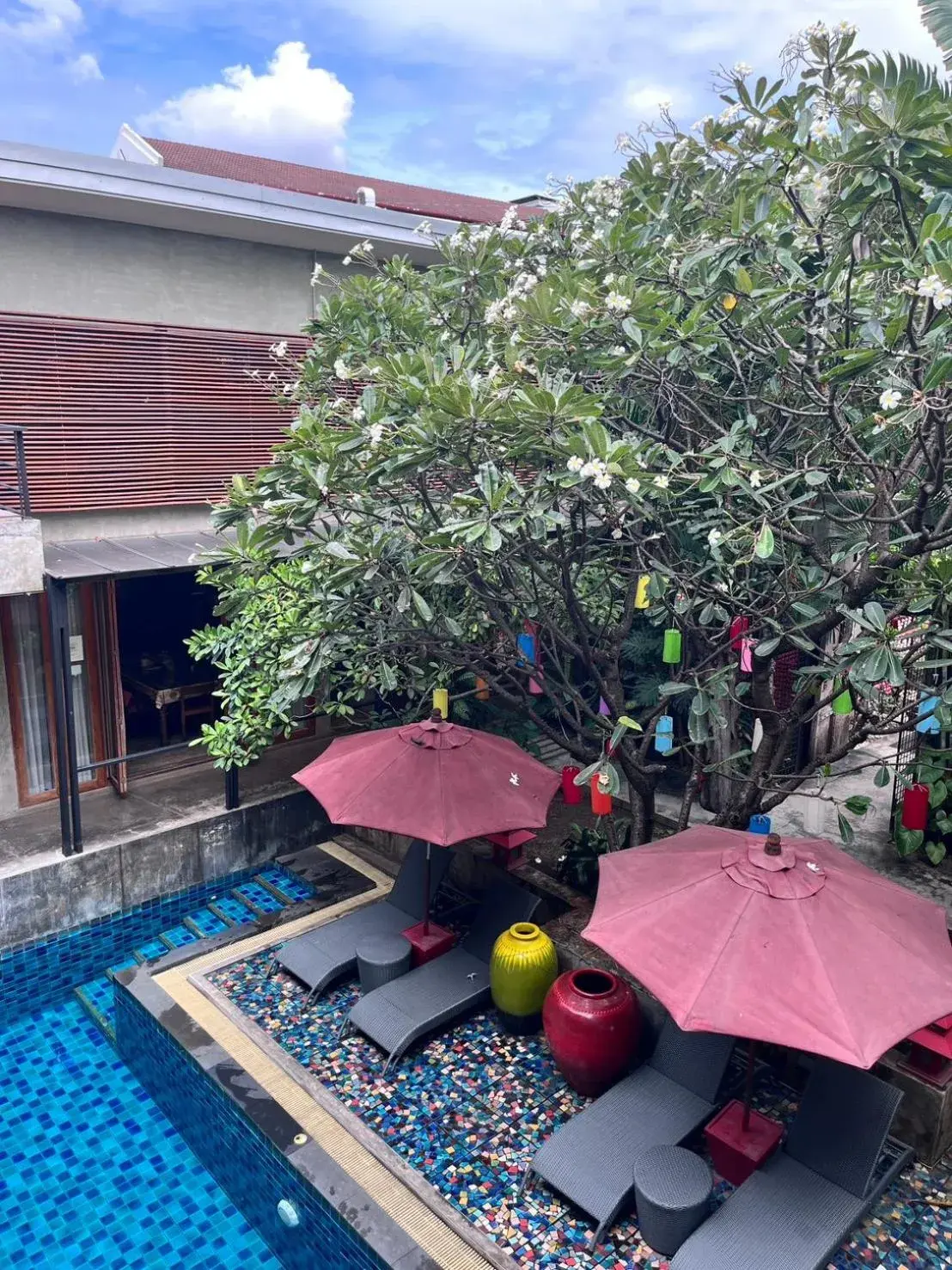 Property building in Villa Thapae Property building in Villa Thapae