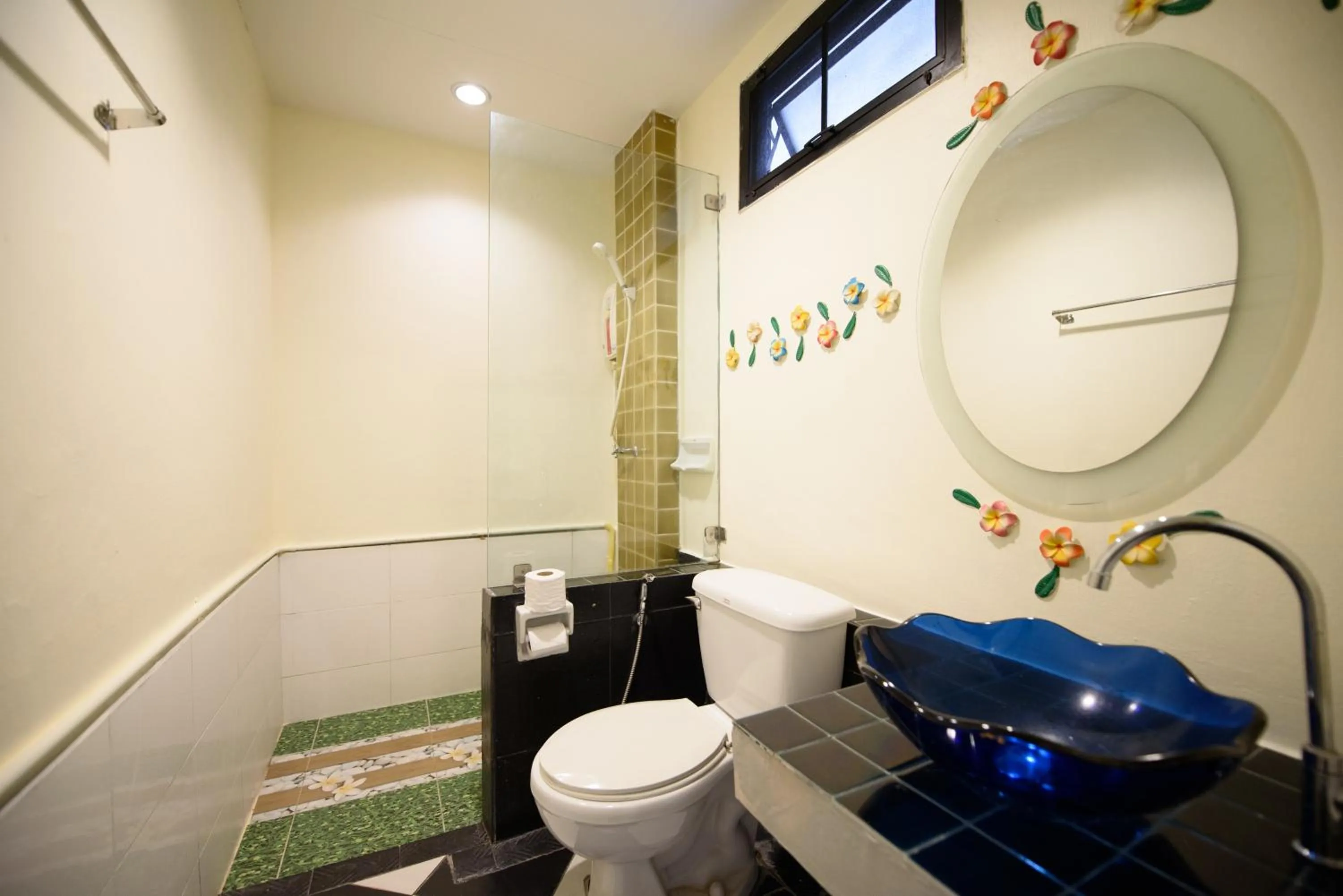 Triple Room with Balcony in Chanaplace Lanna