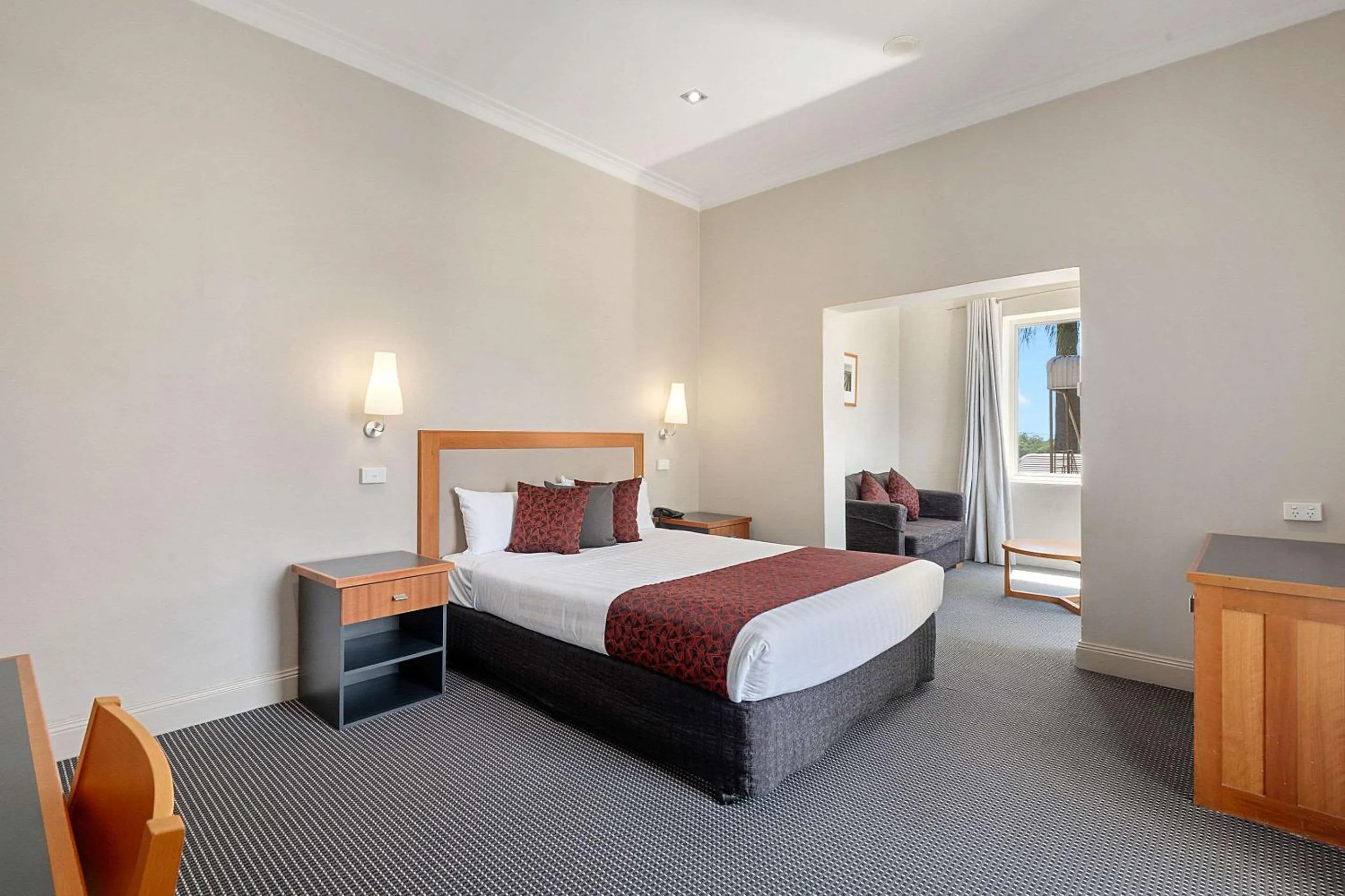Bedroom, Bed in Quality Hotel Mildura Grand