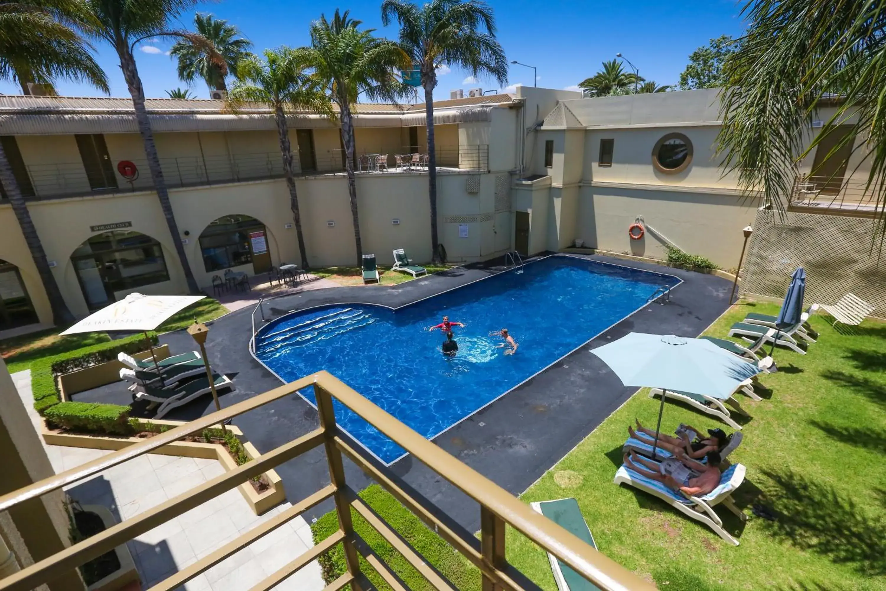 Swimming pool in Quality Hotel Mildura Grand Swimming pool in Quality Hotel Mildura Grand
