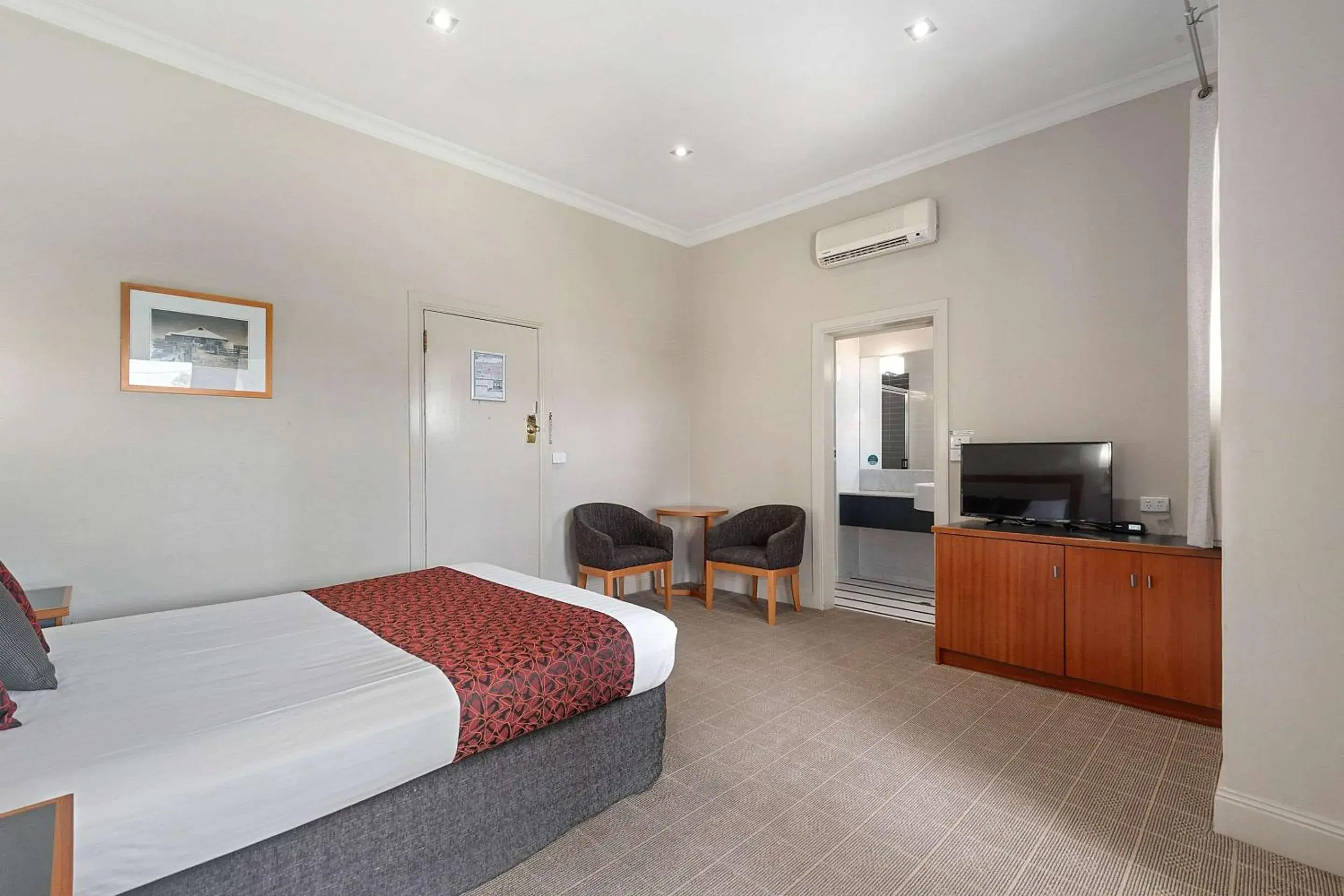 Bedroom, Bed in Quality Hotel Mildura Grand Bedroom, Bed in Quality Hotel Mildura Grand