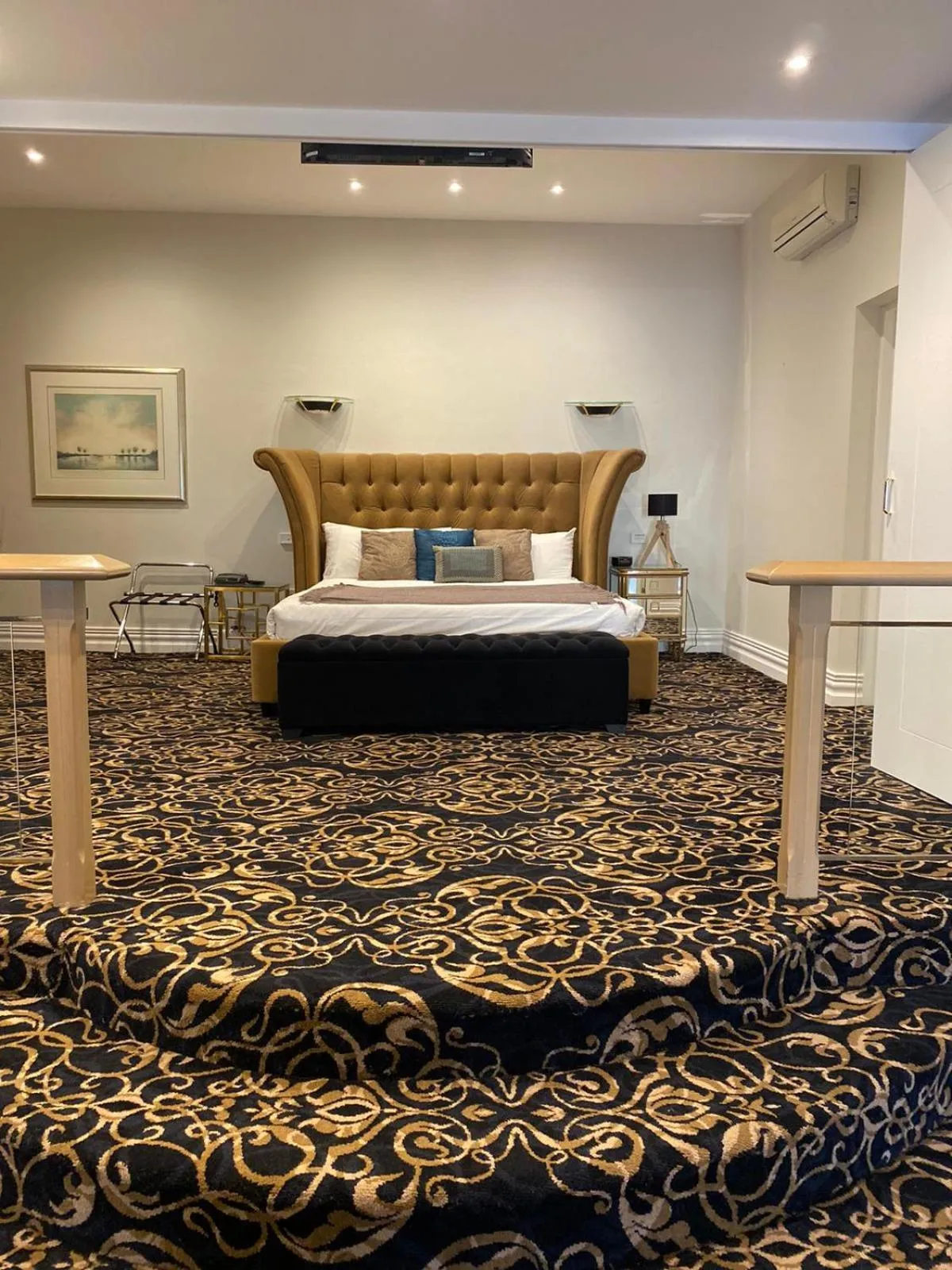 Bed in Quality Hotel Mildura Grand
