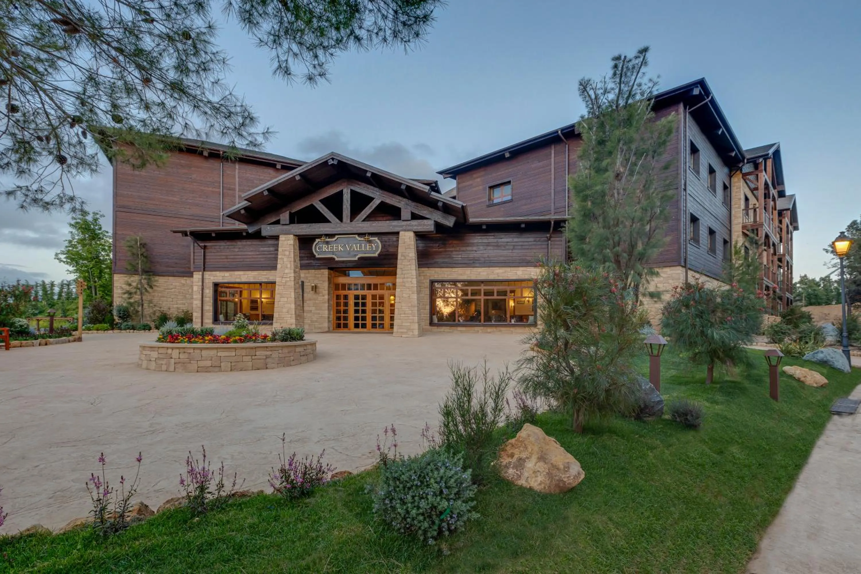 Property building in PortAventura Hotel Colorado Creek - Includes unlimited access to PortAventura Park & 1 access to Ferrari Land