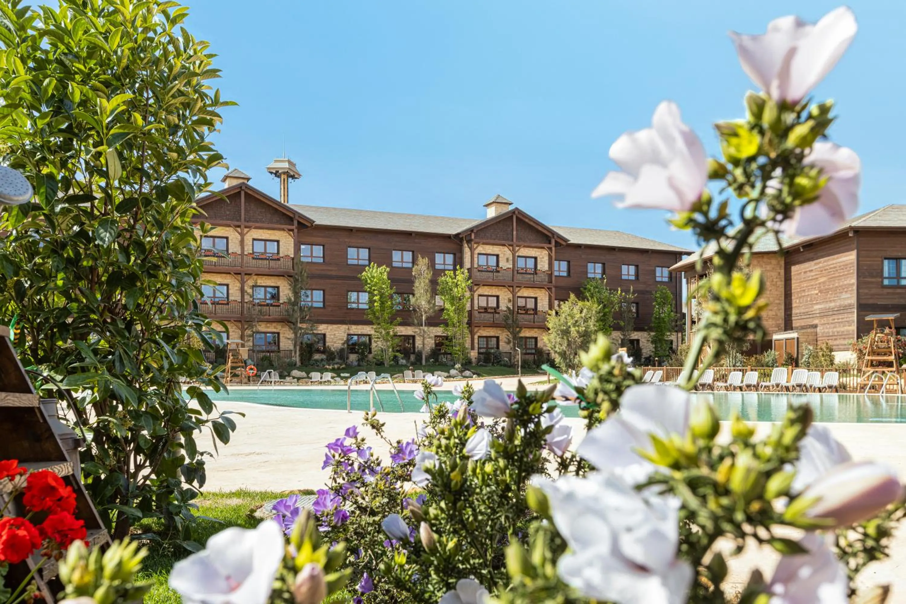 Garden in PortAventura Hotel Colorado Creek - Includes unlimited access to PortAventura Park & 1 access to Ferrari Land