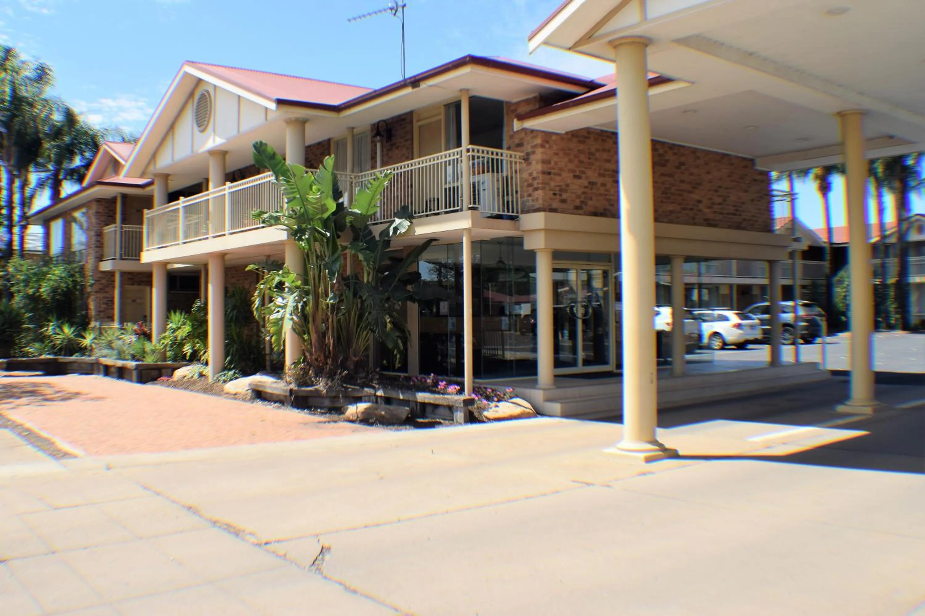 Property building in The Oxley Motel Dubbo