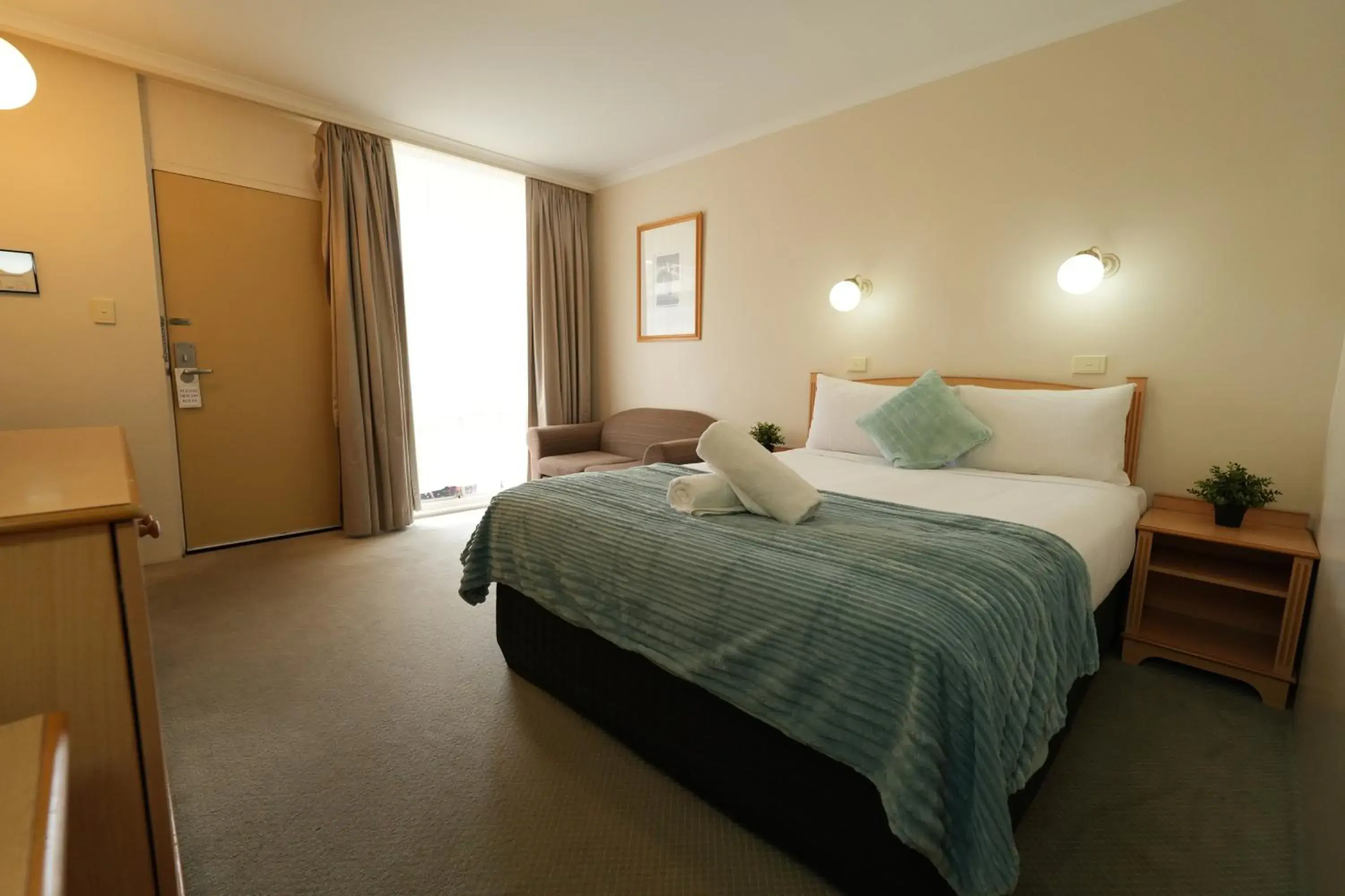 Standard Queen Room in The Oxley Motel Dubbo Standard Queen Room in The Oxley Motel Dubbo