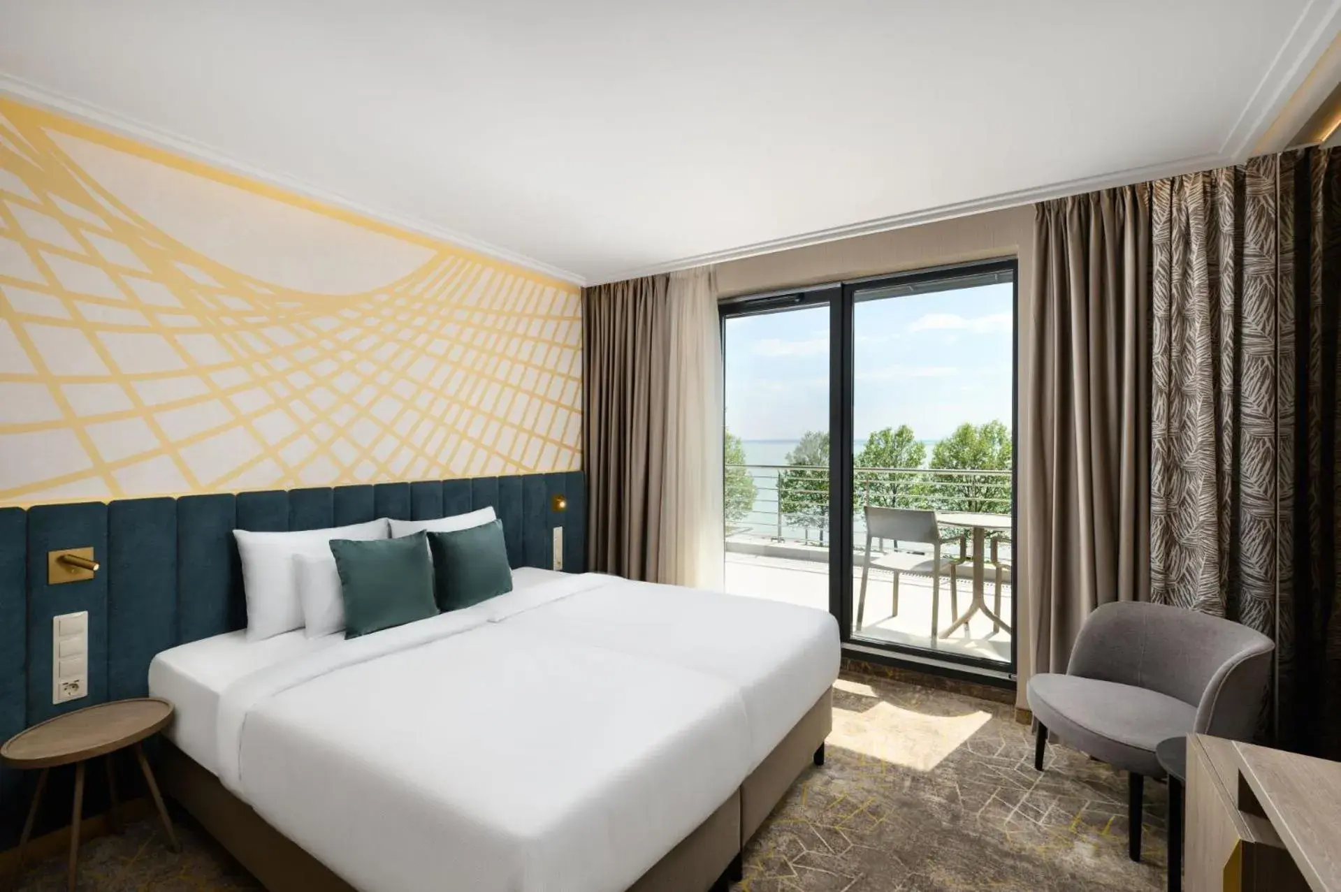 Superior Twin Room with Lake View in Kenese Bay Garden Resort & Conference Superior Twin Room with Lake View in Kenese Bay Garden Resort & Conference