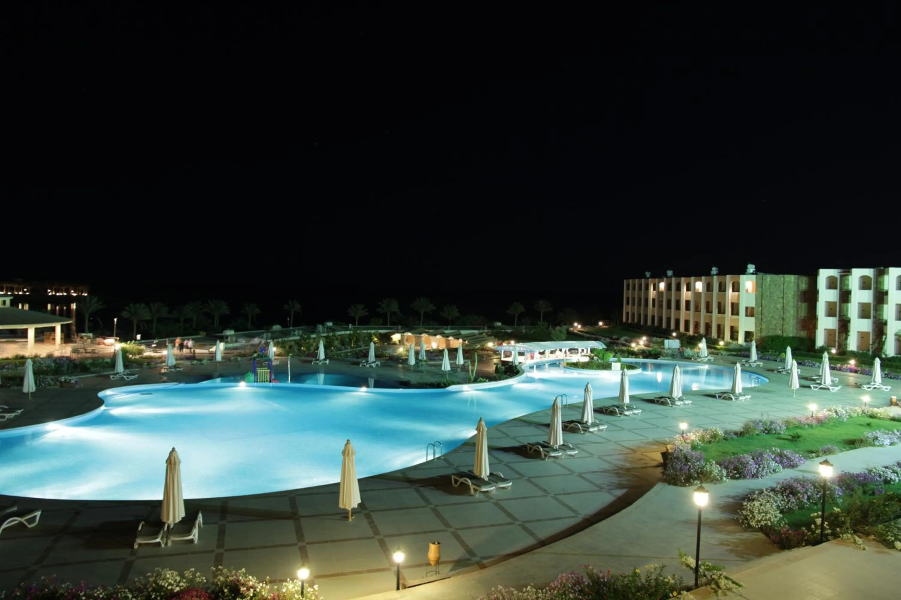 Swimming pool in Royal Brayka Beach Resort