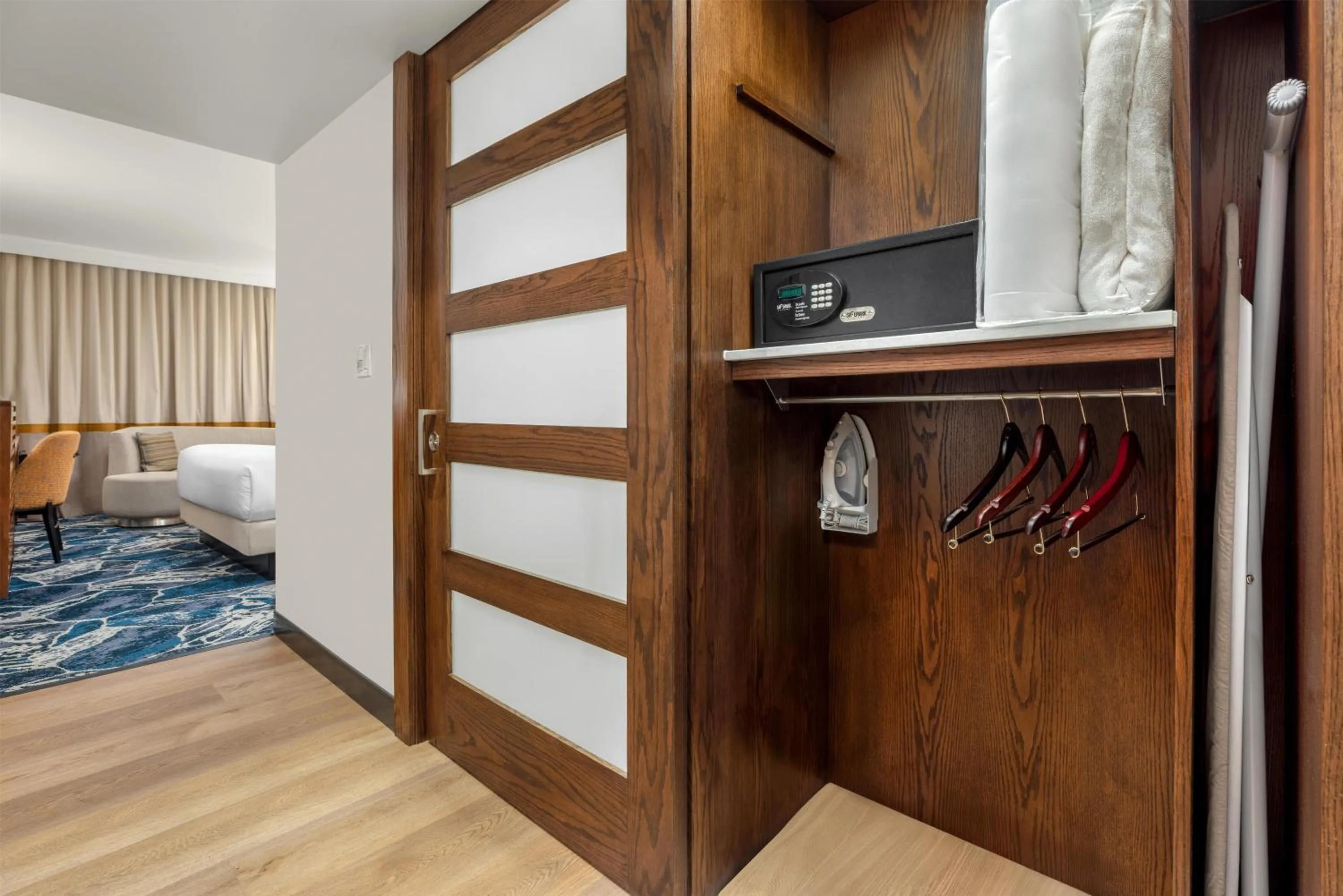 Bedroom, Bed in Hilton Palacio del Rio