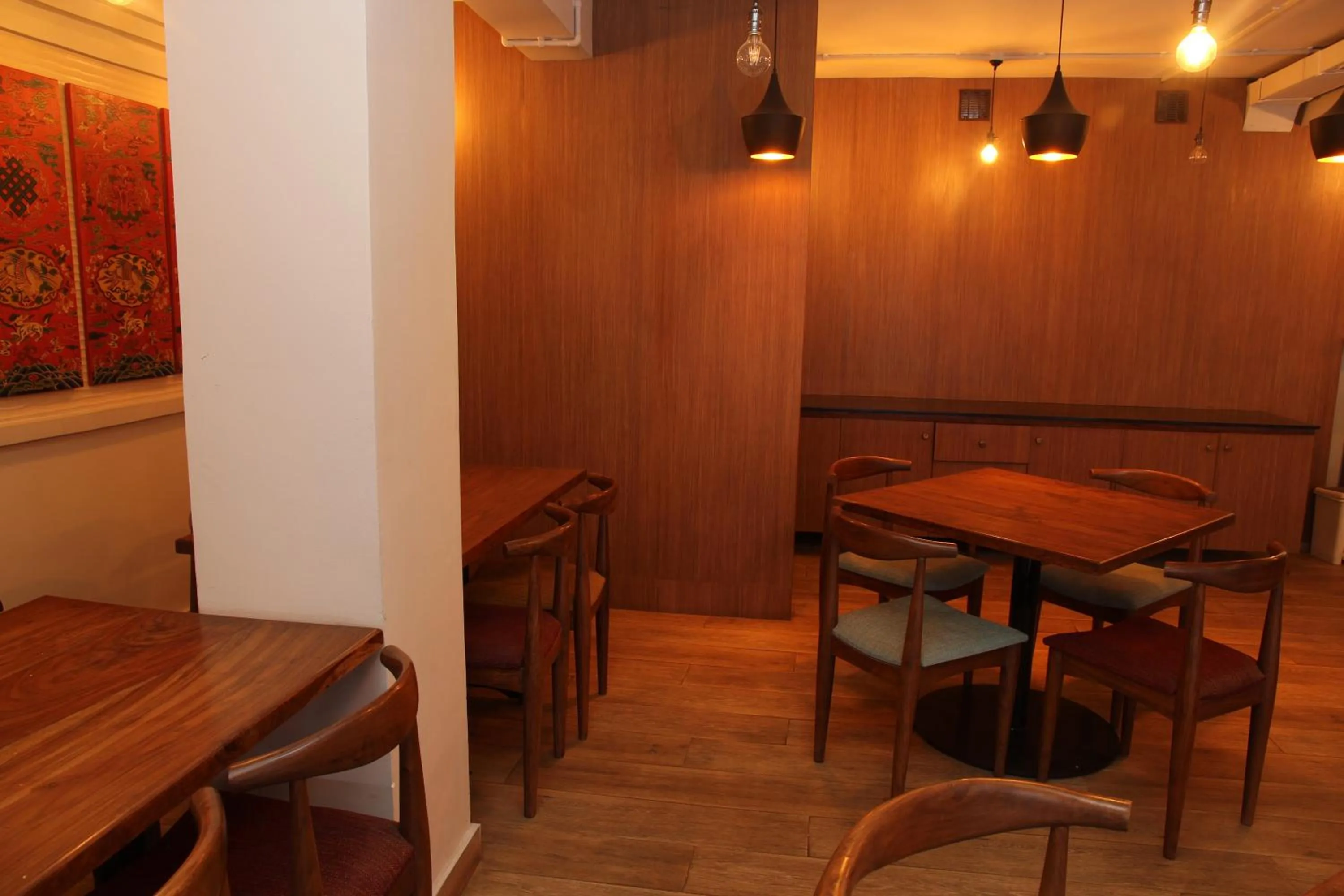 Restaurant/places to eat in Potala Guest House