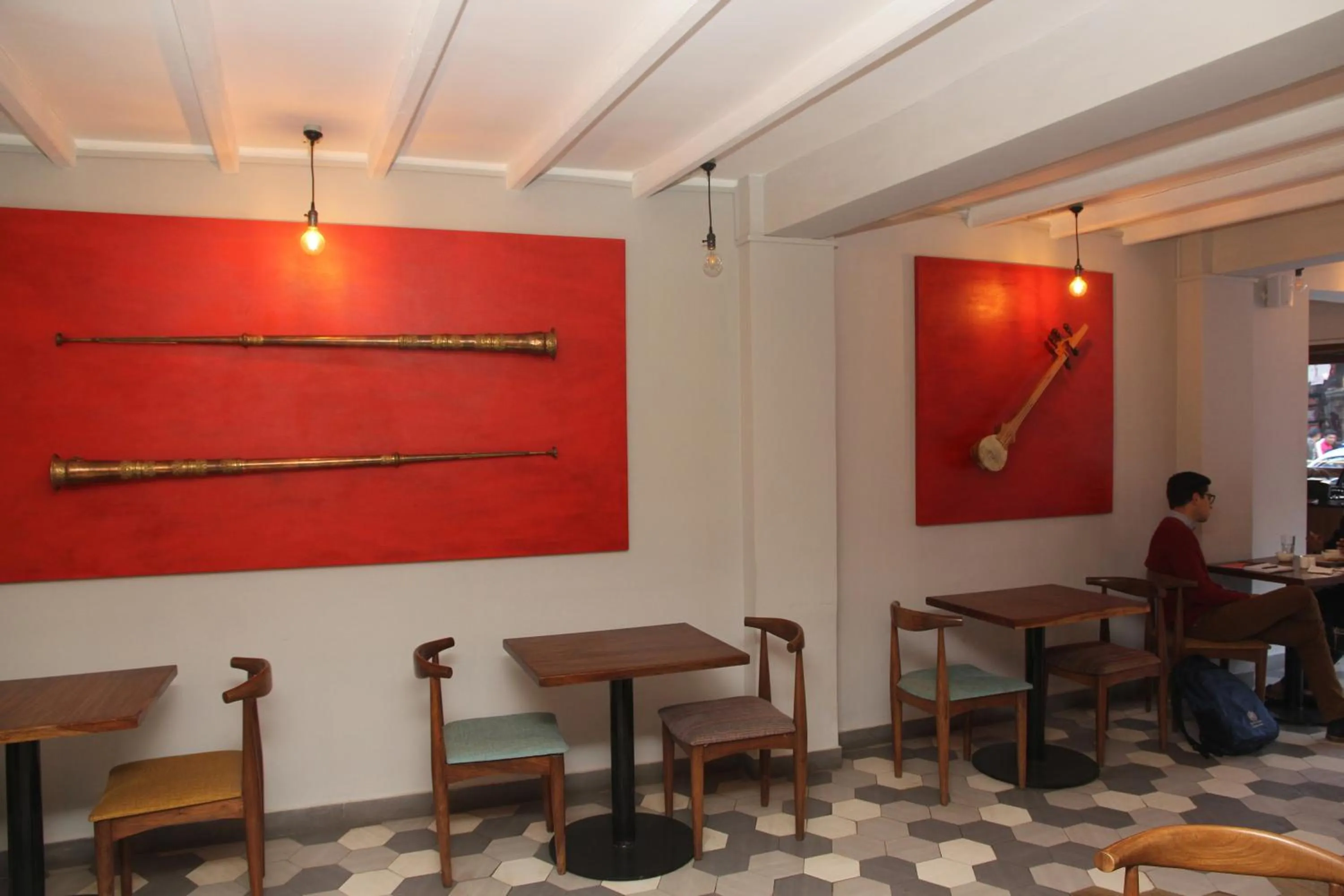 Restaurant/places to eat in Potala Guest House