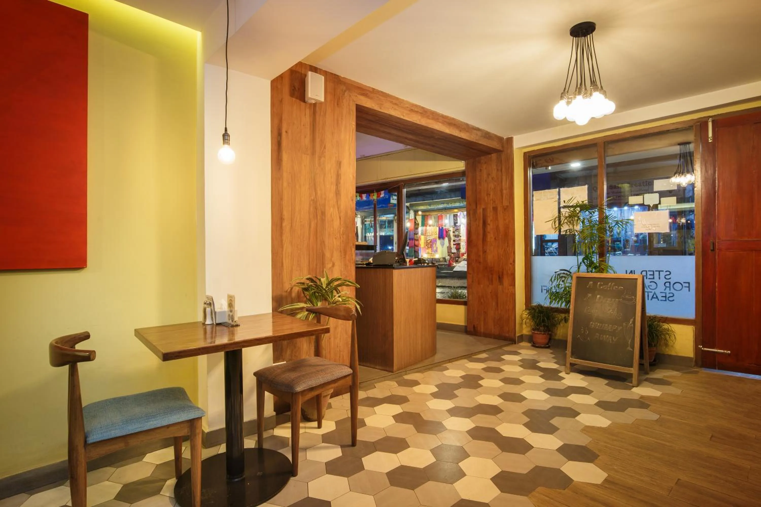 Restaurant/places to eat in Potala Guest House