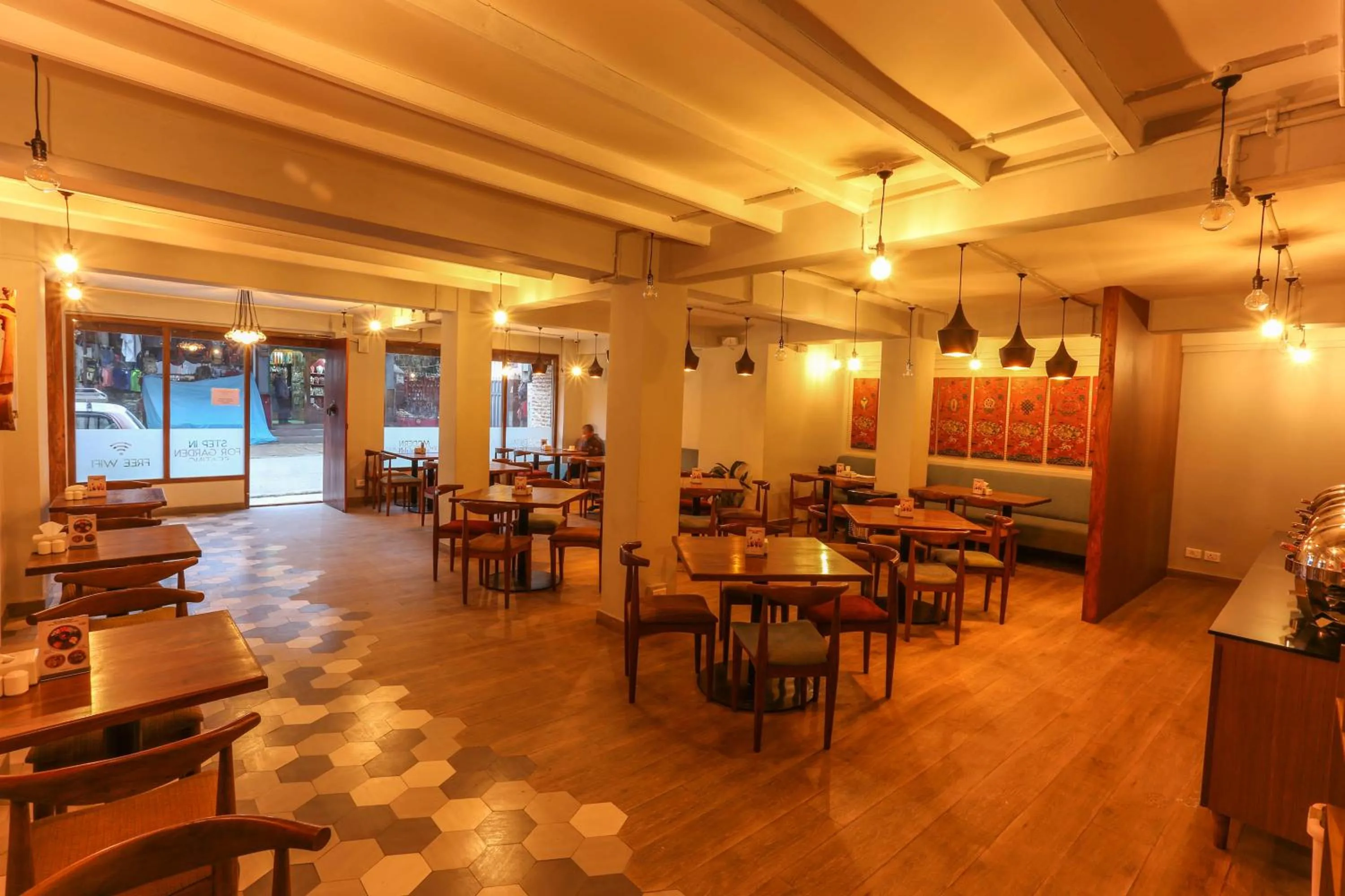 Restaurant/places to eat in Potala Guest House
