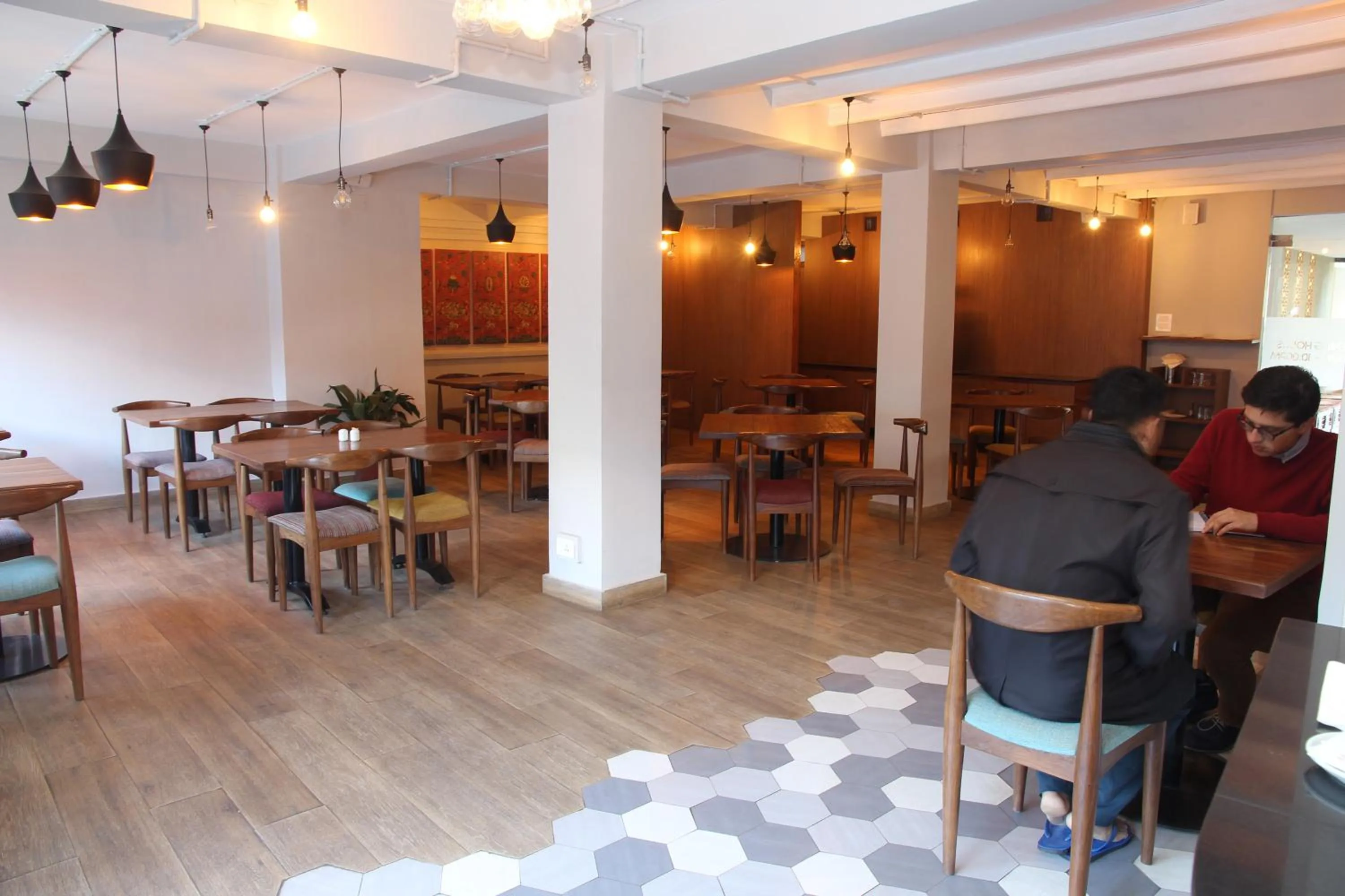 Restaurant/places to eat in Potala Guest House