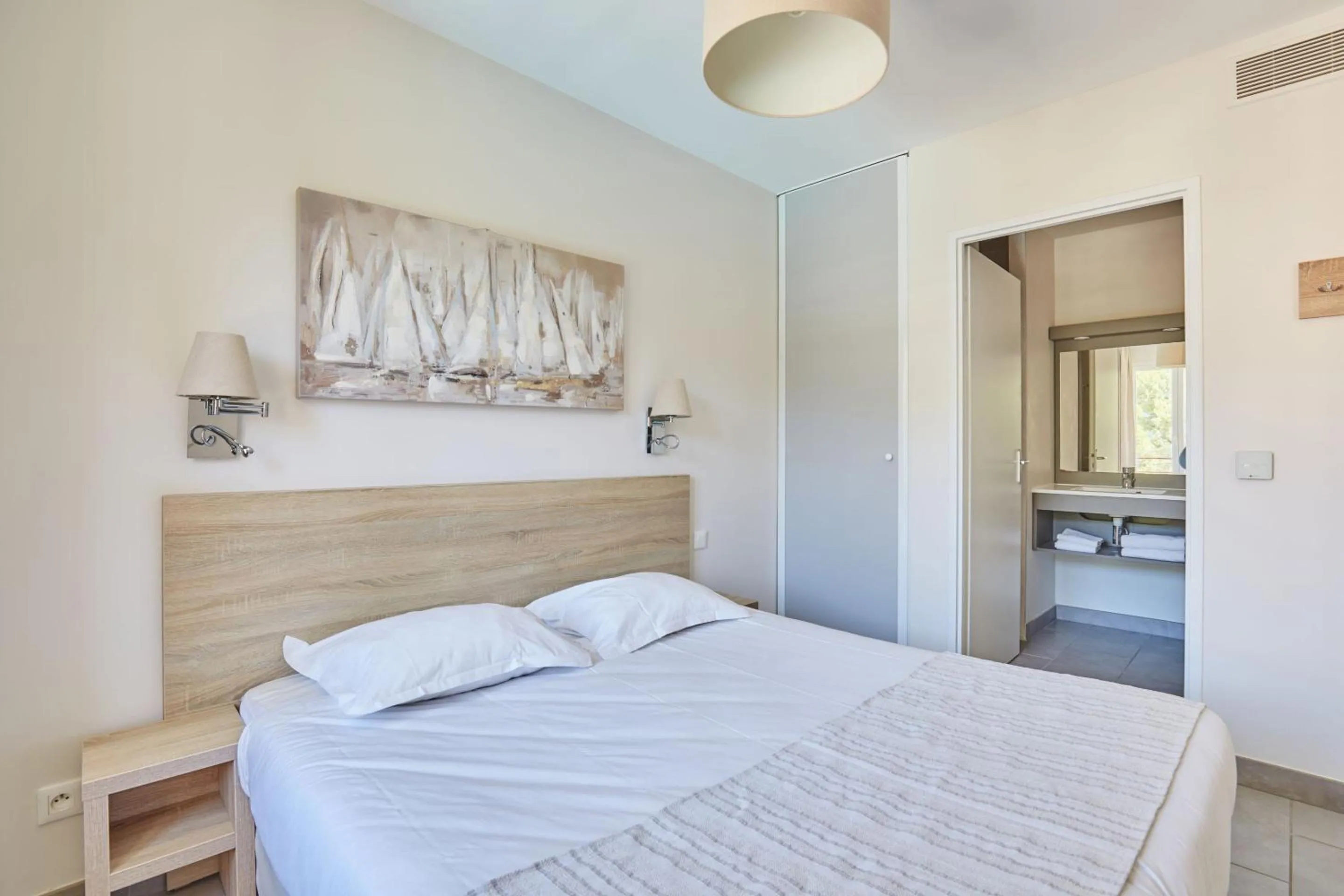 Bedroom, Bed in Odalys Résidence et Spa Les Canissons
