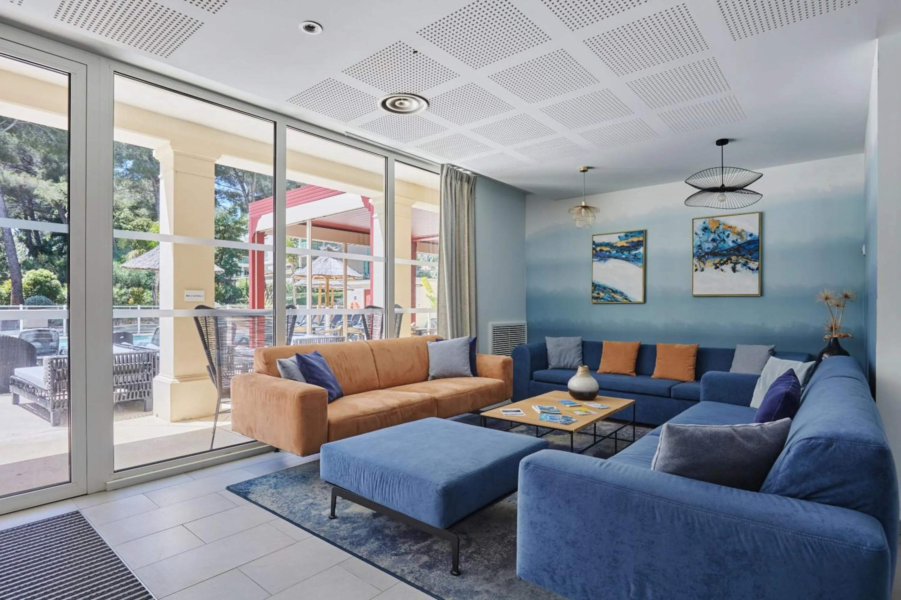 Lobby or reception in Odalys Résidence et Spa Les Canissons