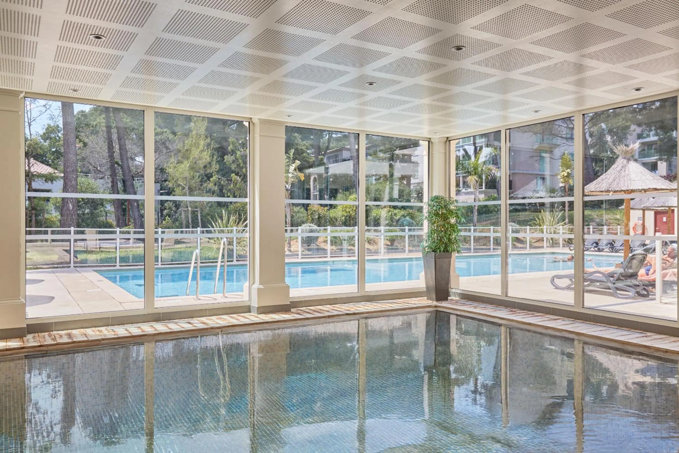 Swimming pool in Odalys Résidence et Spa Les Canissons