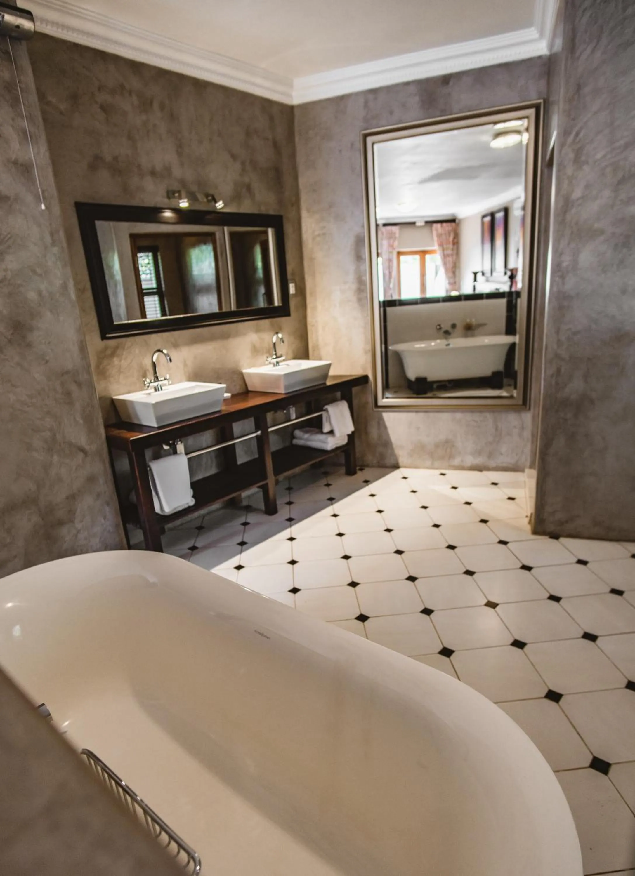 Bathroom, Bed in Village Ridge Stays