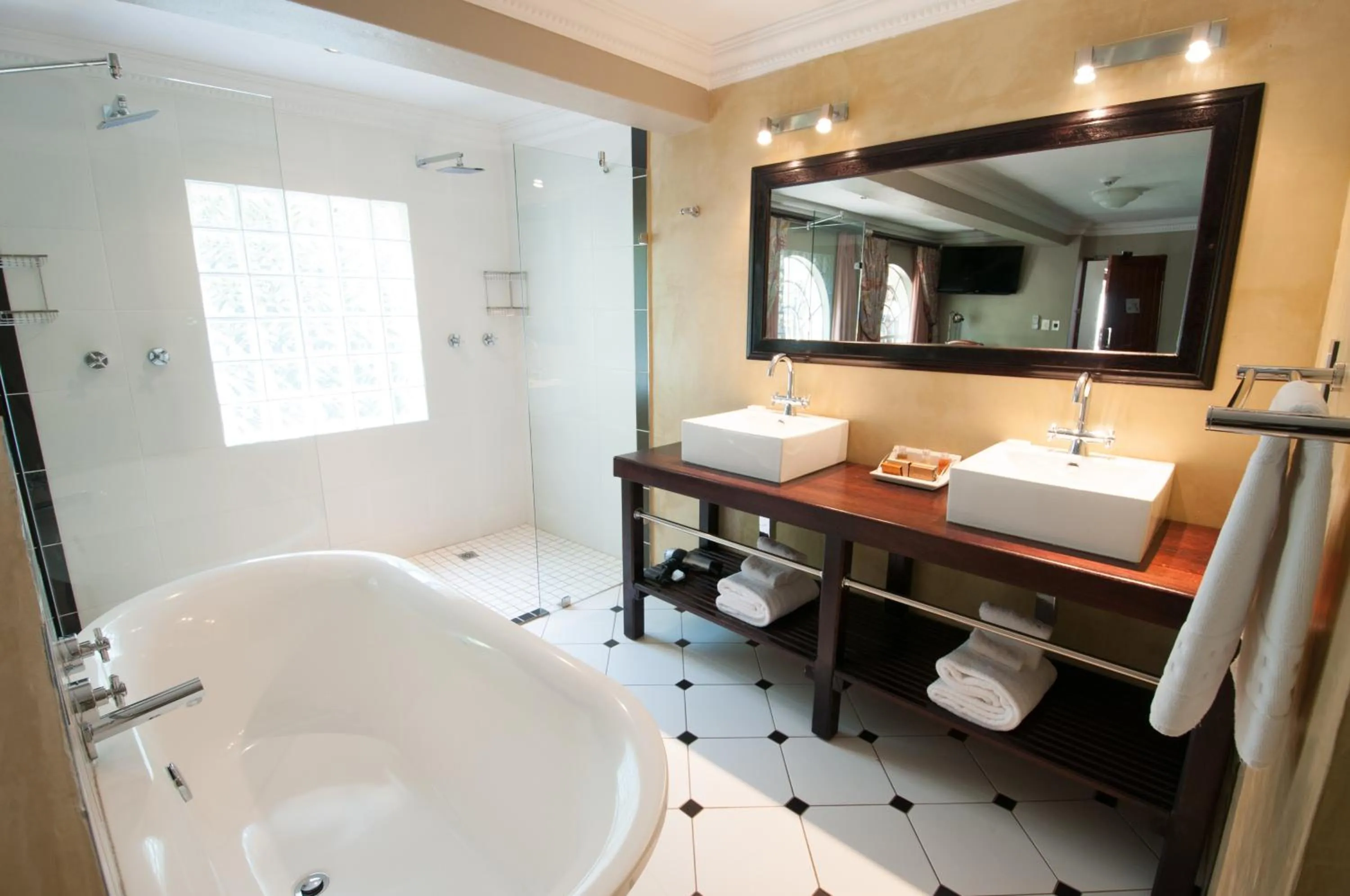 Shower in Village Ridge Stays